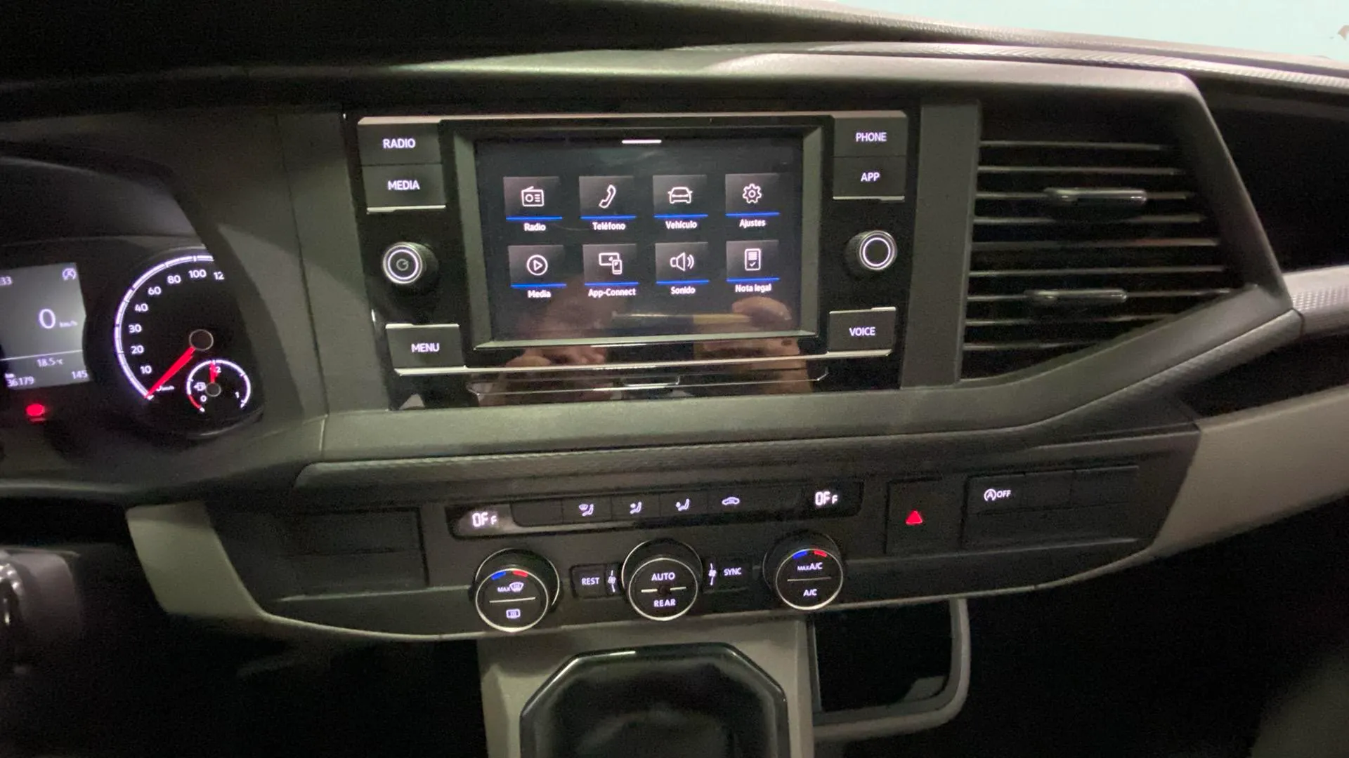 Volkswagen Caravelle Origin Corta 2.0 TDI BMT - foto 22