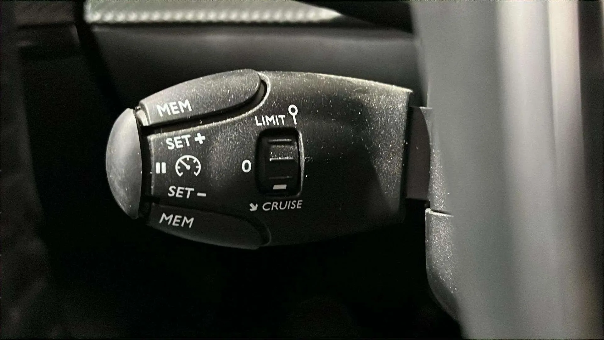 Peugeot 208 Allure Gasolina 100 - foto 21