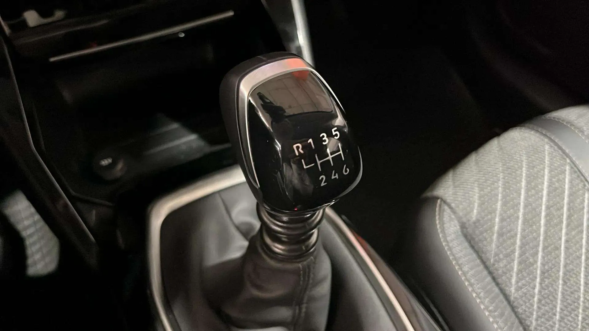 Peugeot 208 Allure Gasolina 100 - foto 17