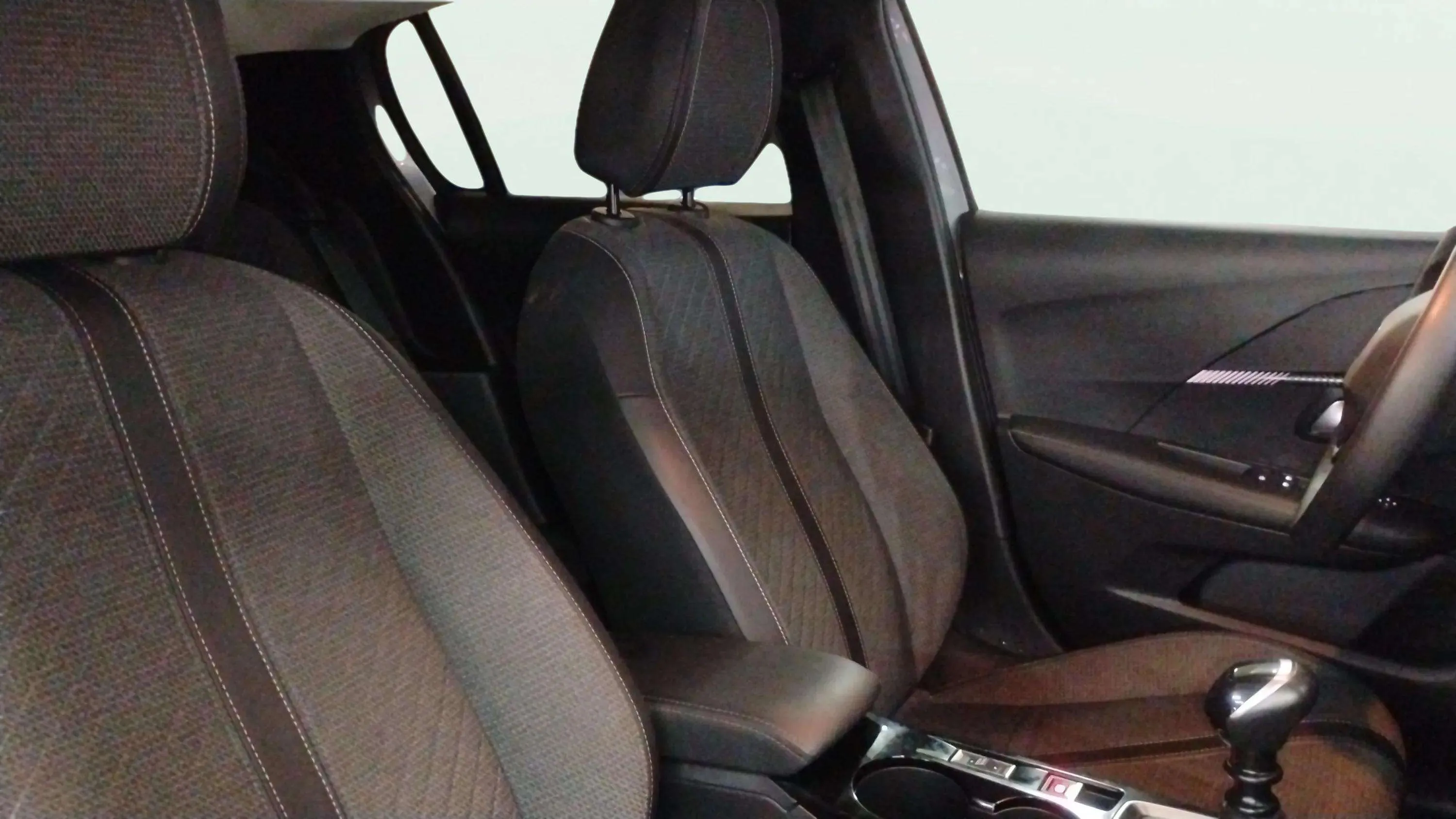 Peugeot 208 Allure Gasolina 100 - foto 16