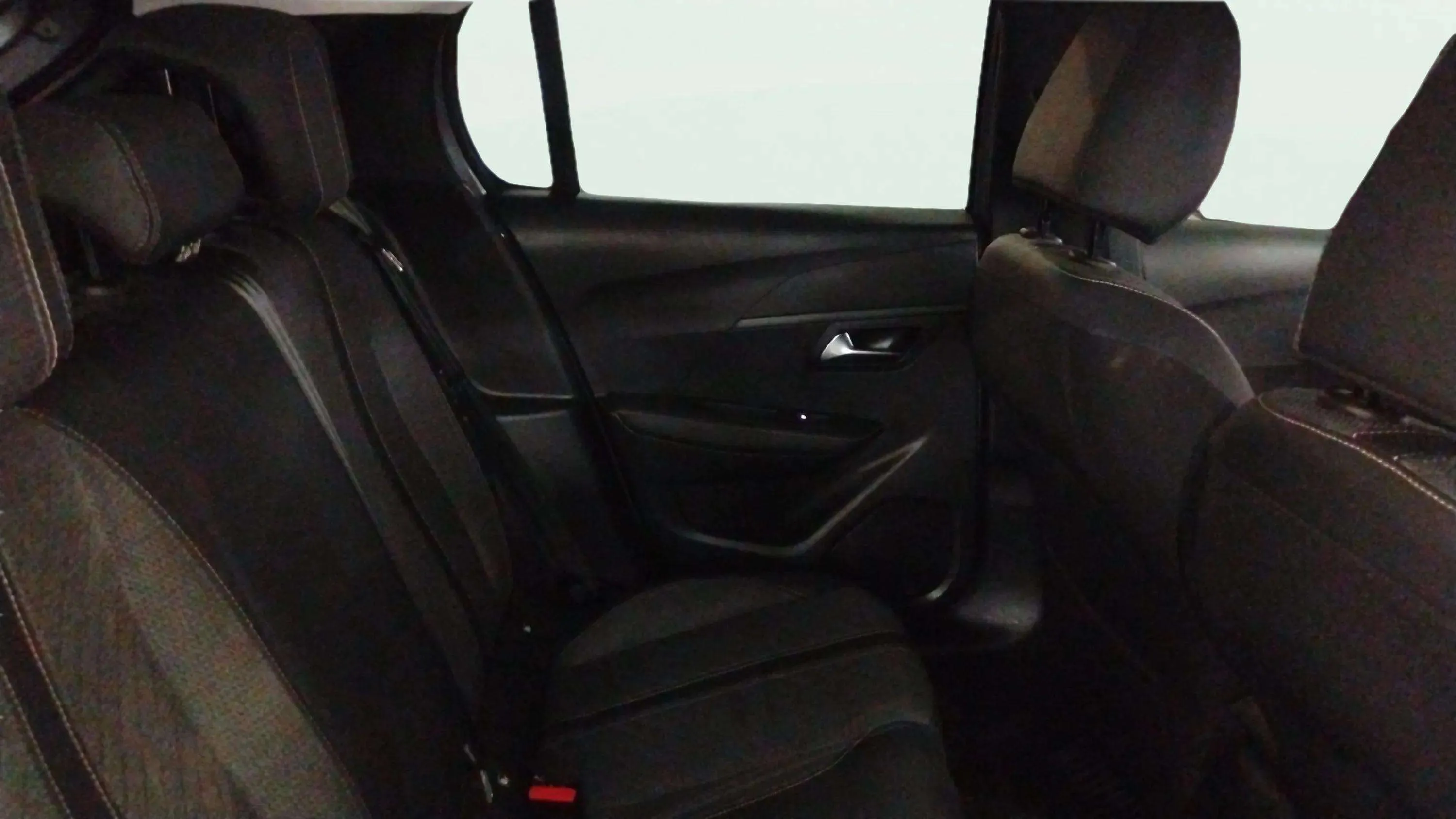 Peugeot 208 Allure Gasolina 100 - foto 12
