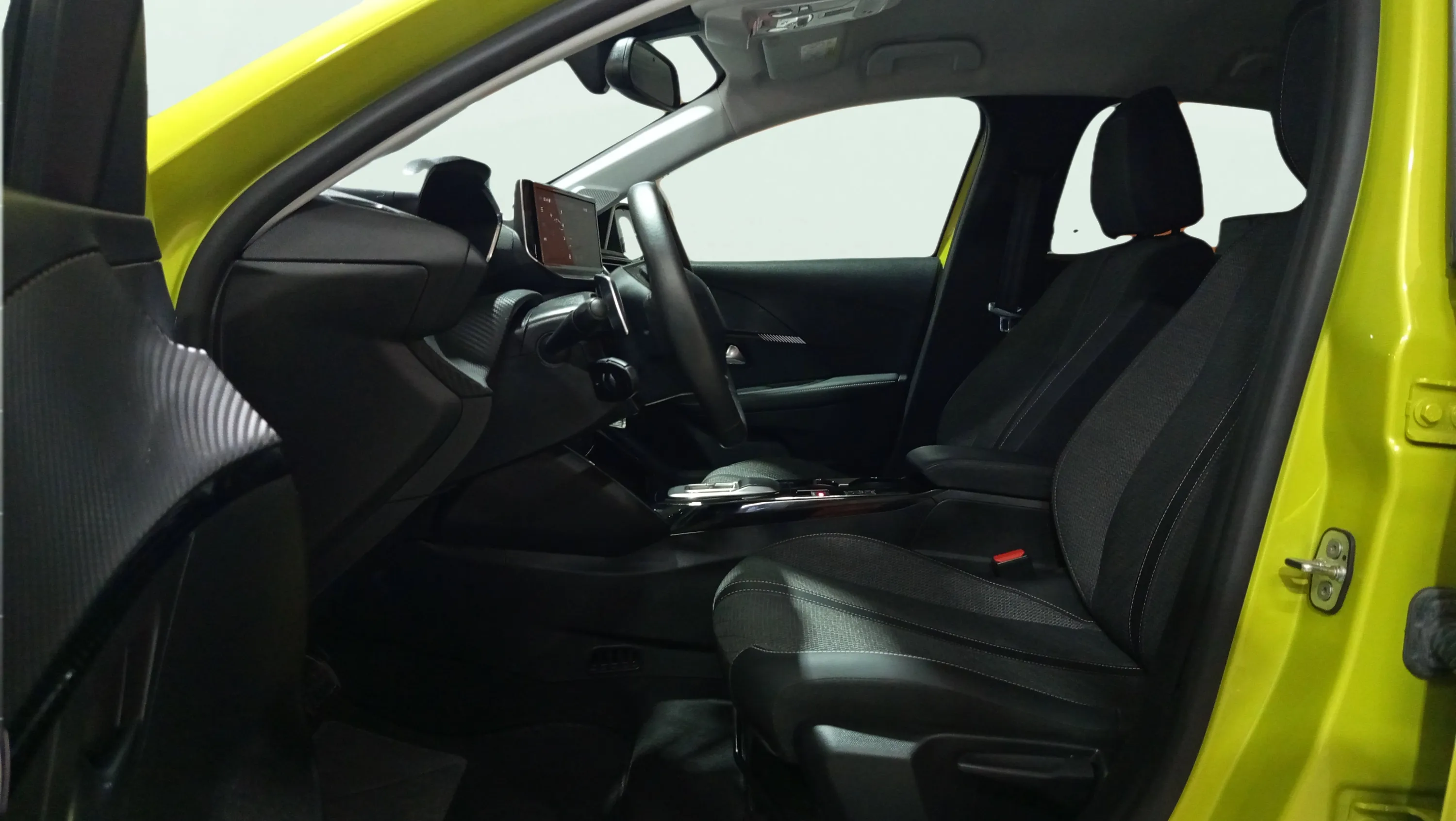 Peugeot 208 Allure Hybrid 100 eDCS6 - foto 27