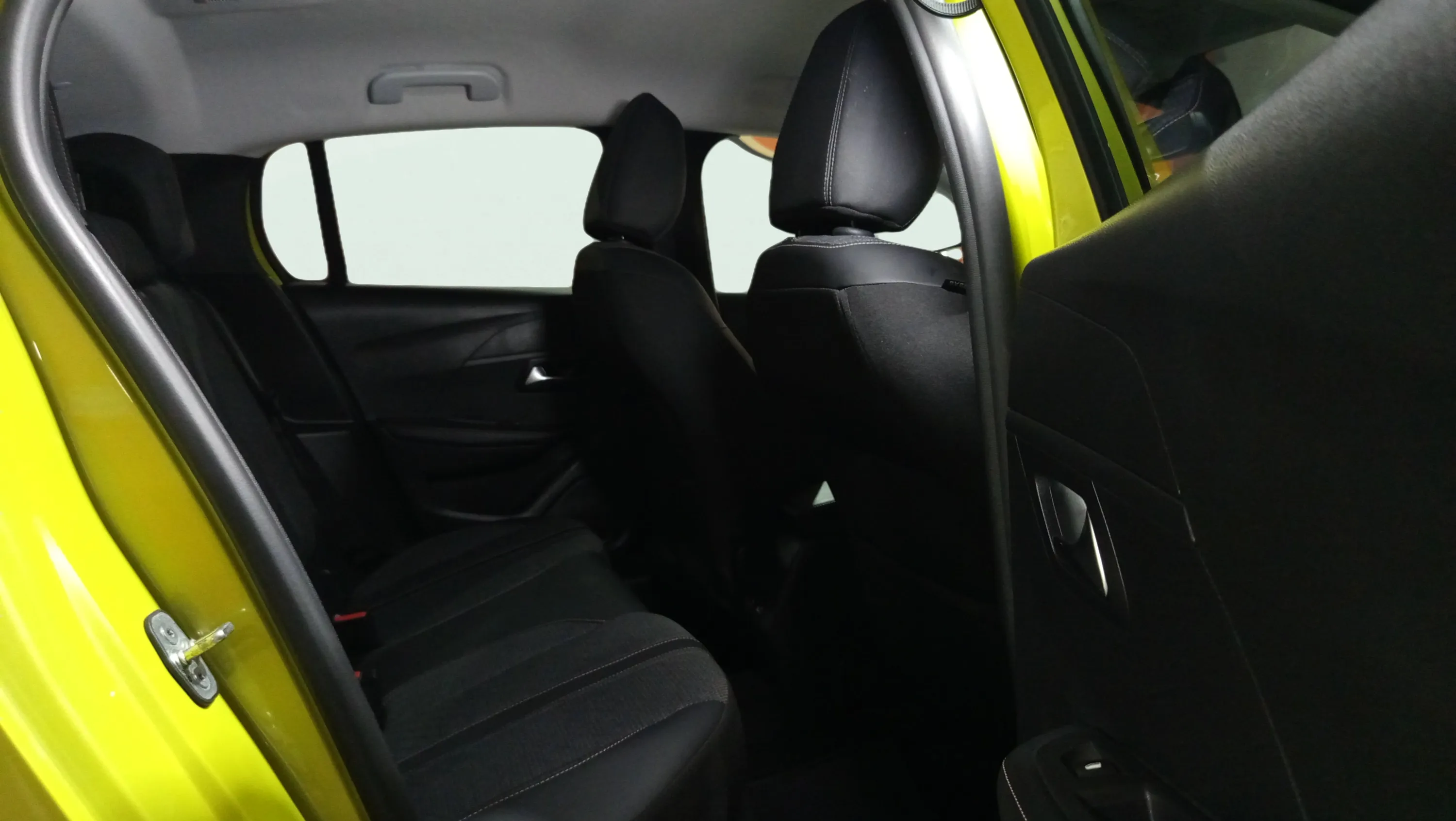 Peugeot 208 Allure Hybrid 100 eDCS6 - foto 15