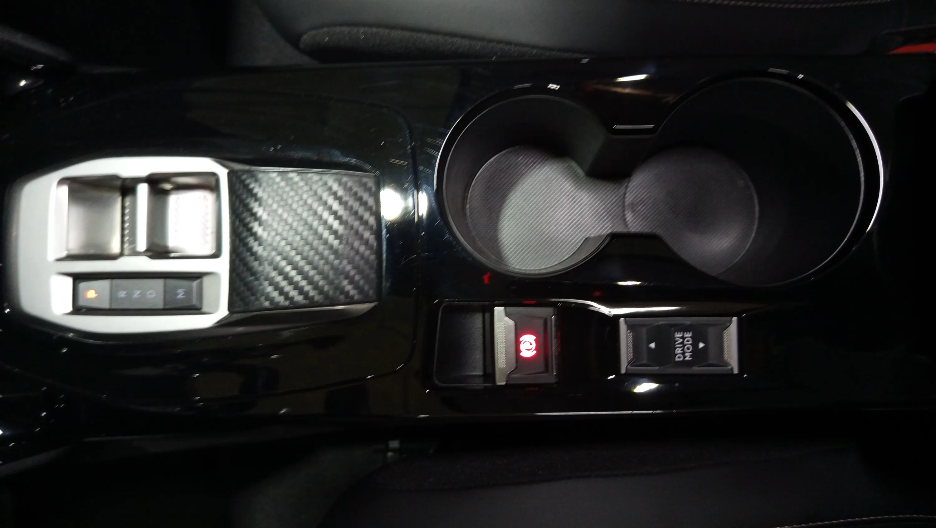 Peugeot 208 Allure Hybrid 100 eDCS6 - foto 17