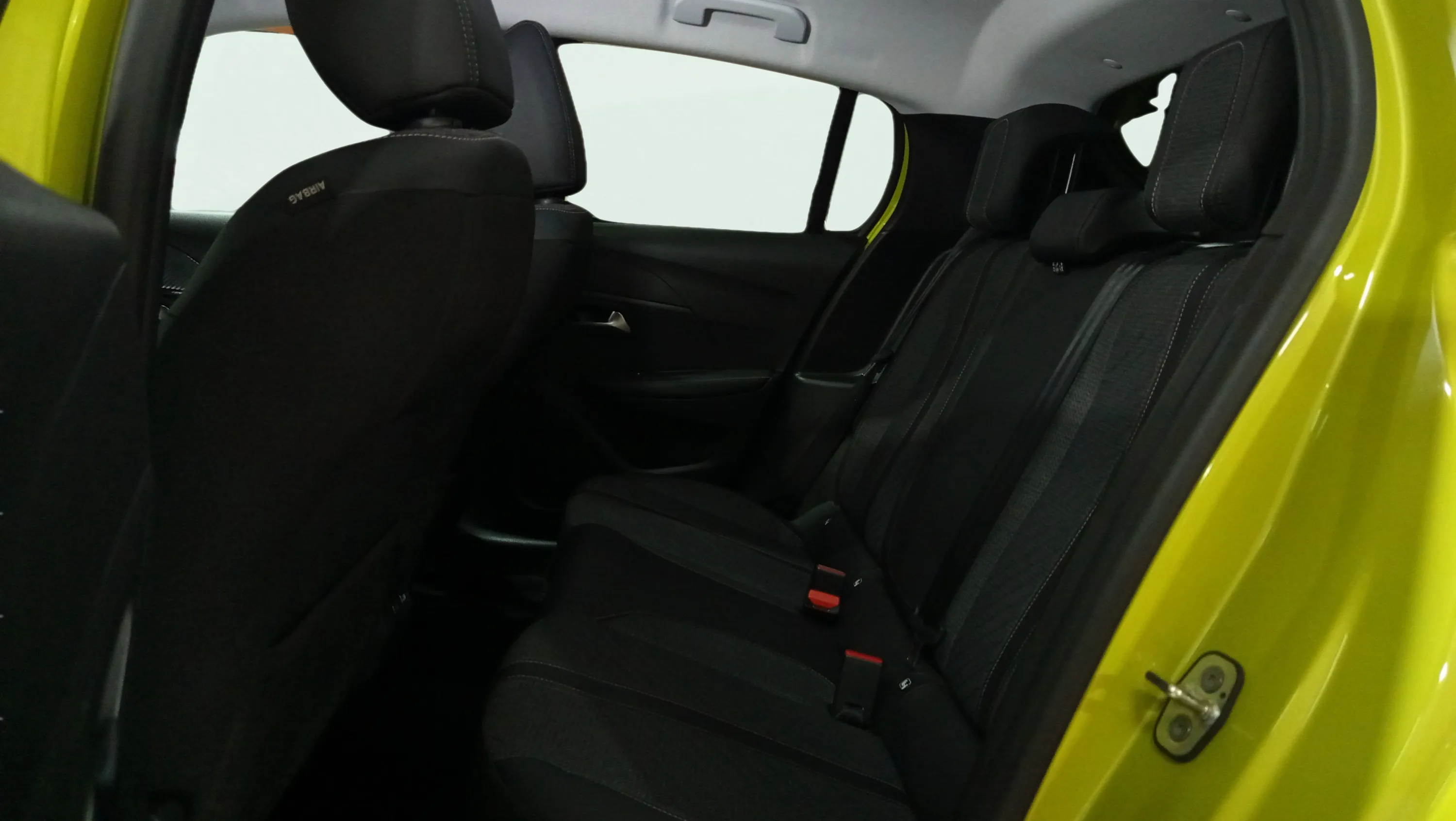 Peugeot 208 Allure Hybrid 100 eDCS6 - foto 28