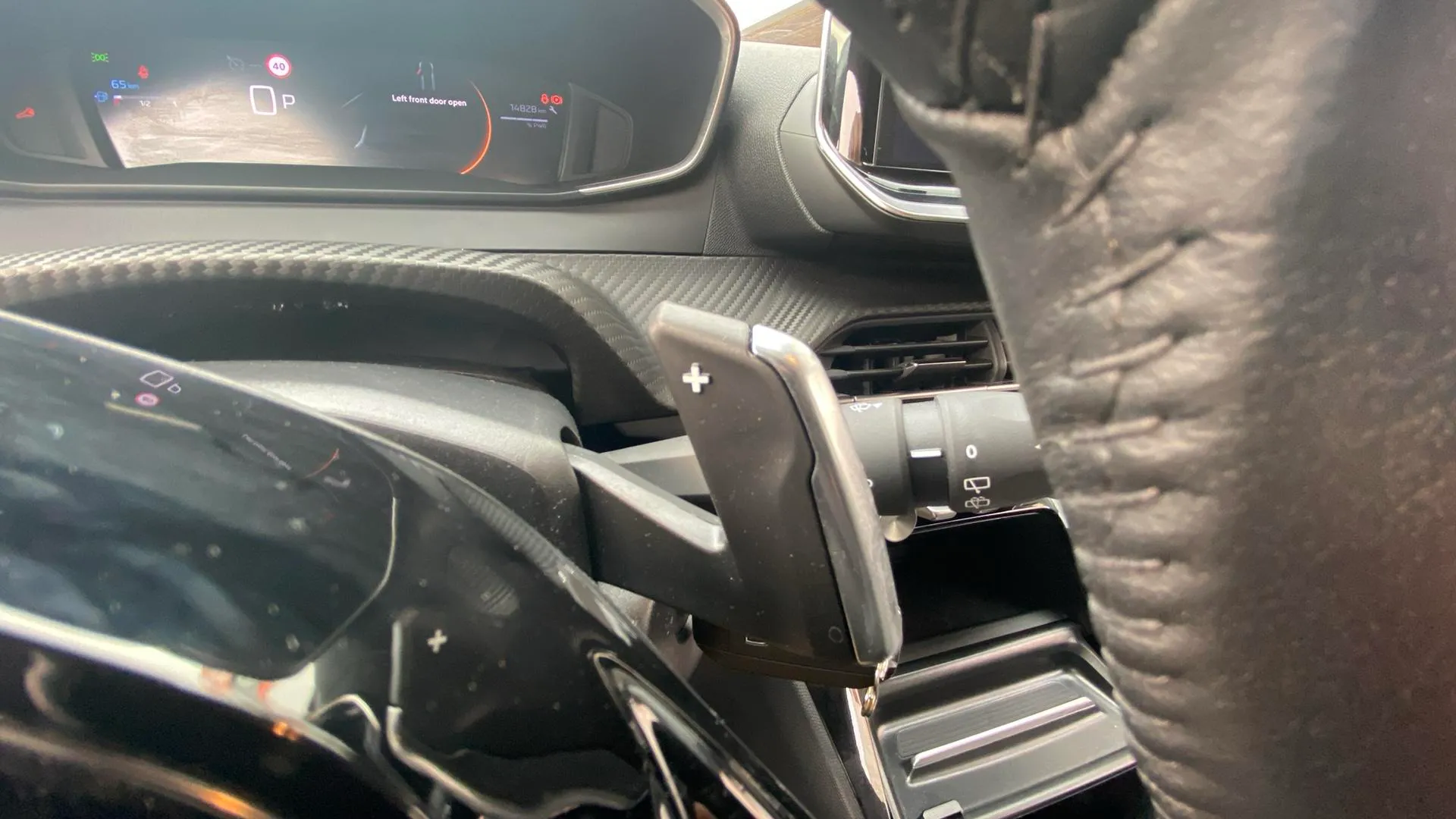 Peugeot 208 Allure Hybrid 100 eDCS6 - foto 17