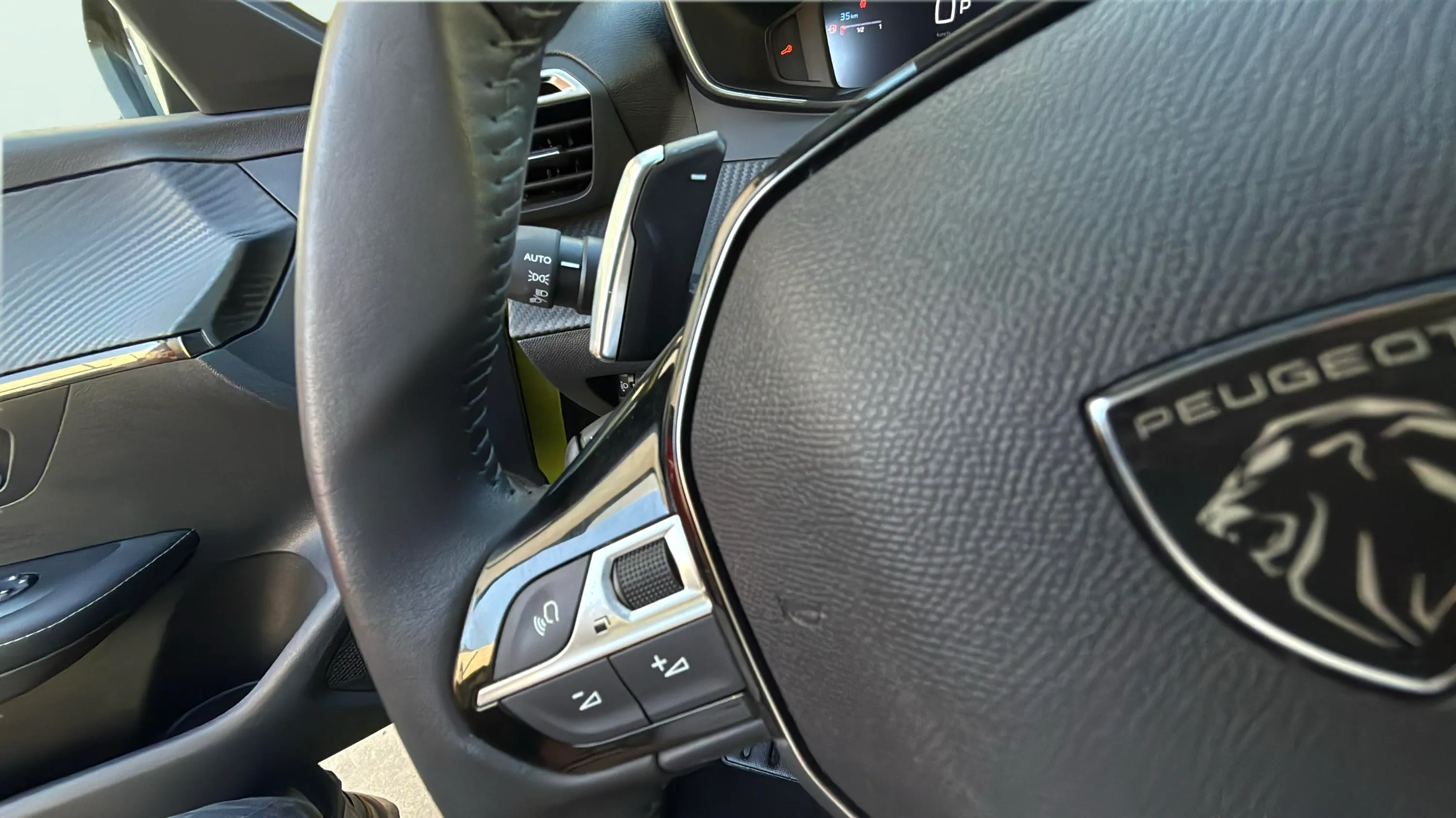 Peugeot 208 Allure Hybrid 110 eDCS6 - foto 13