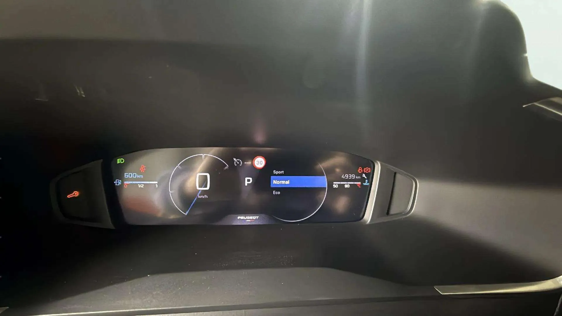 Peugeot 208 Allure Hybrid 100 eDCS6 - foto 17