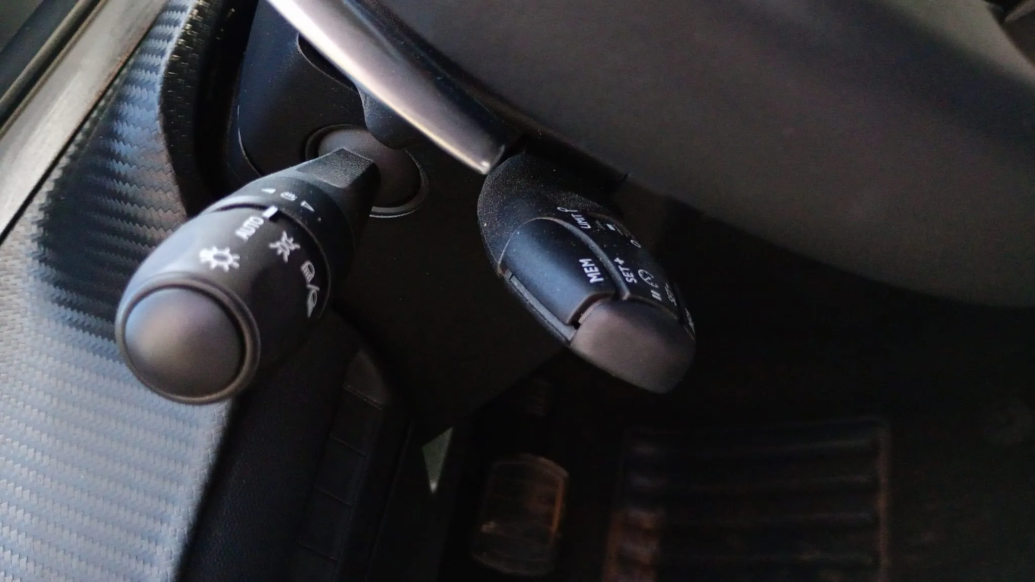 Peugeot 208 Allure Hybrid 110 eDCS6 - foto 19