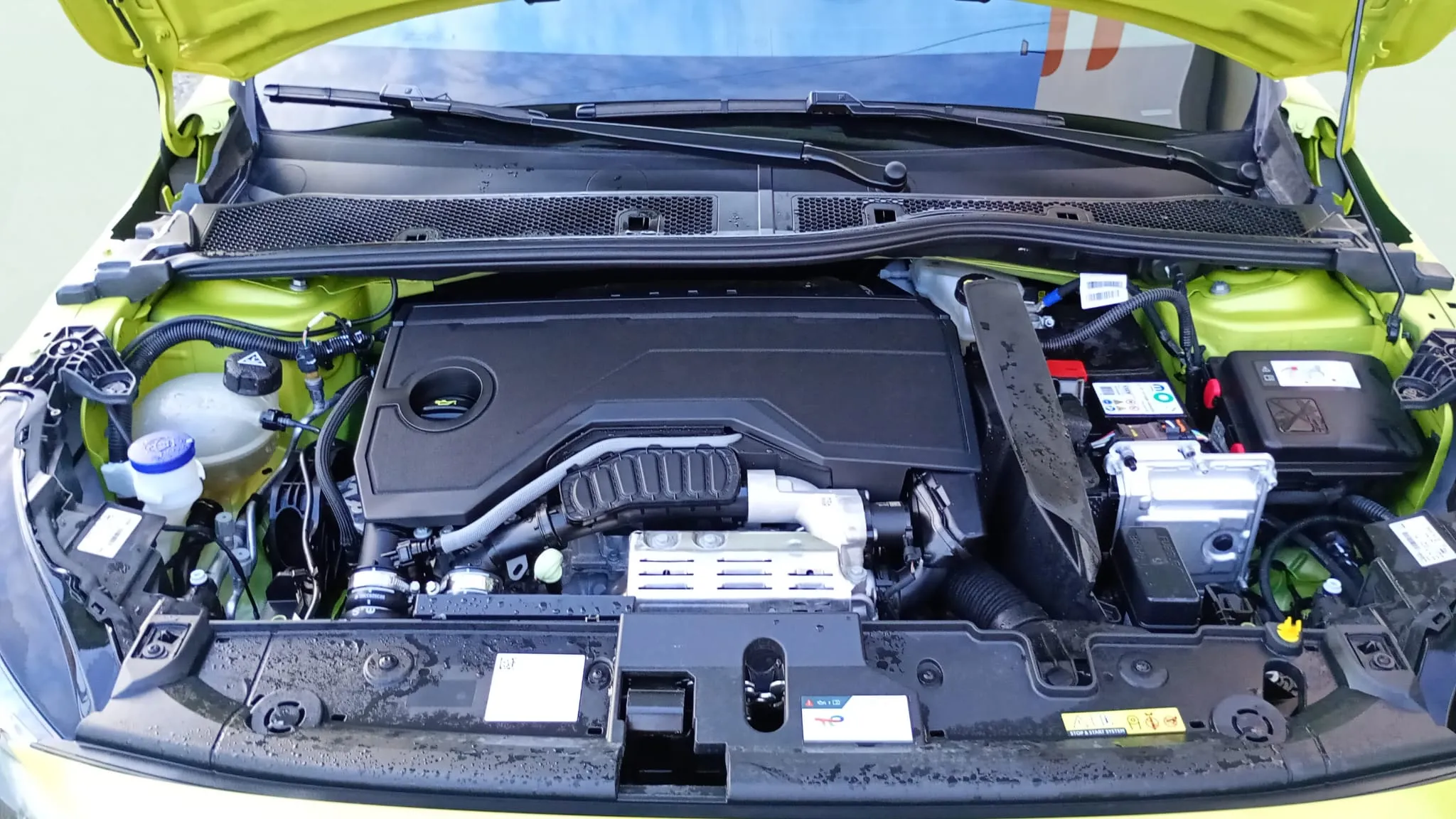 Peugeot 208 Allure Hybrid 110 eDCS6 - foto 27
