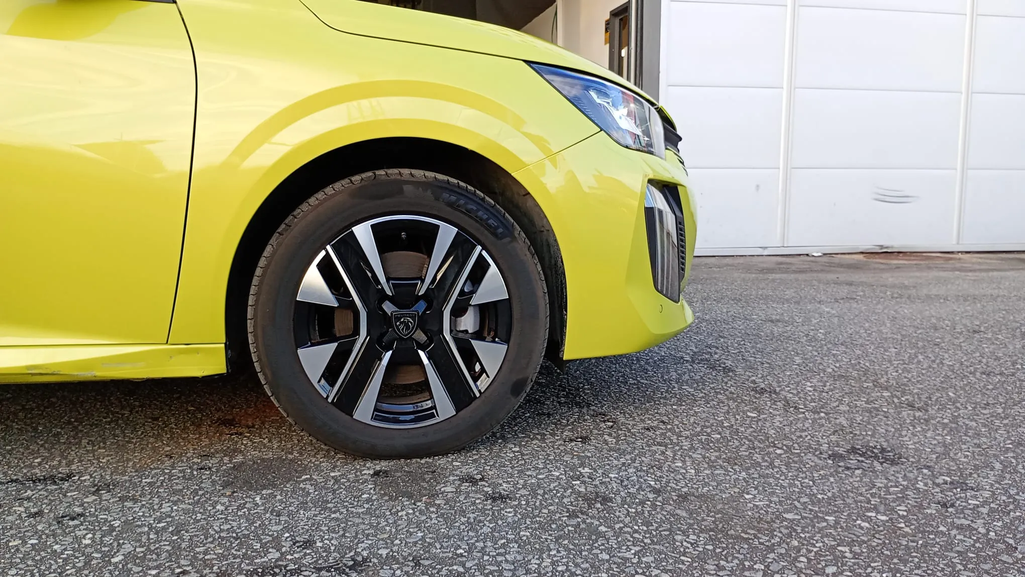 Peugeot 208 Allure Hybrid 110 eDCS6 - foto 26
