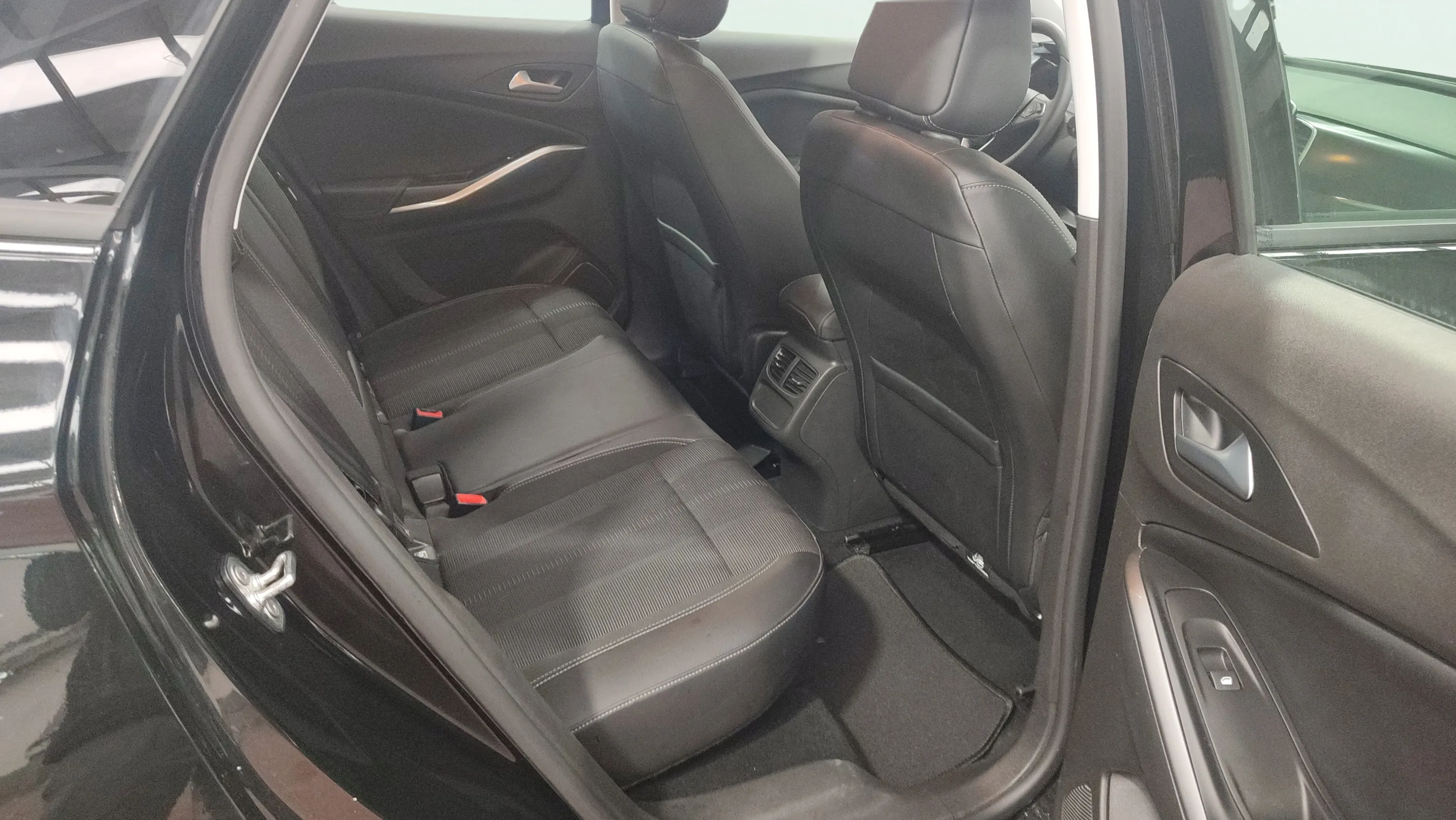 Opel Grandland 1.2T XHT MT6 GS - foto 22