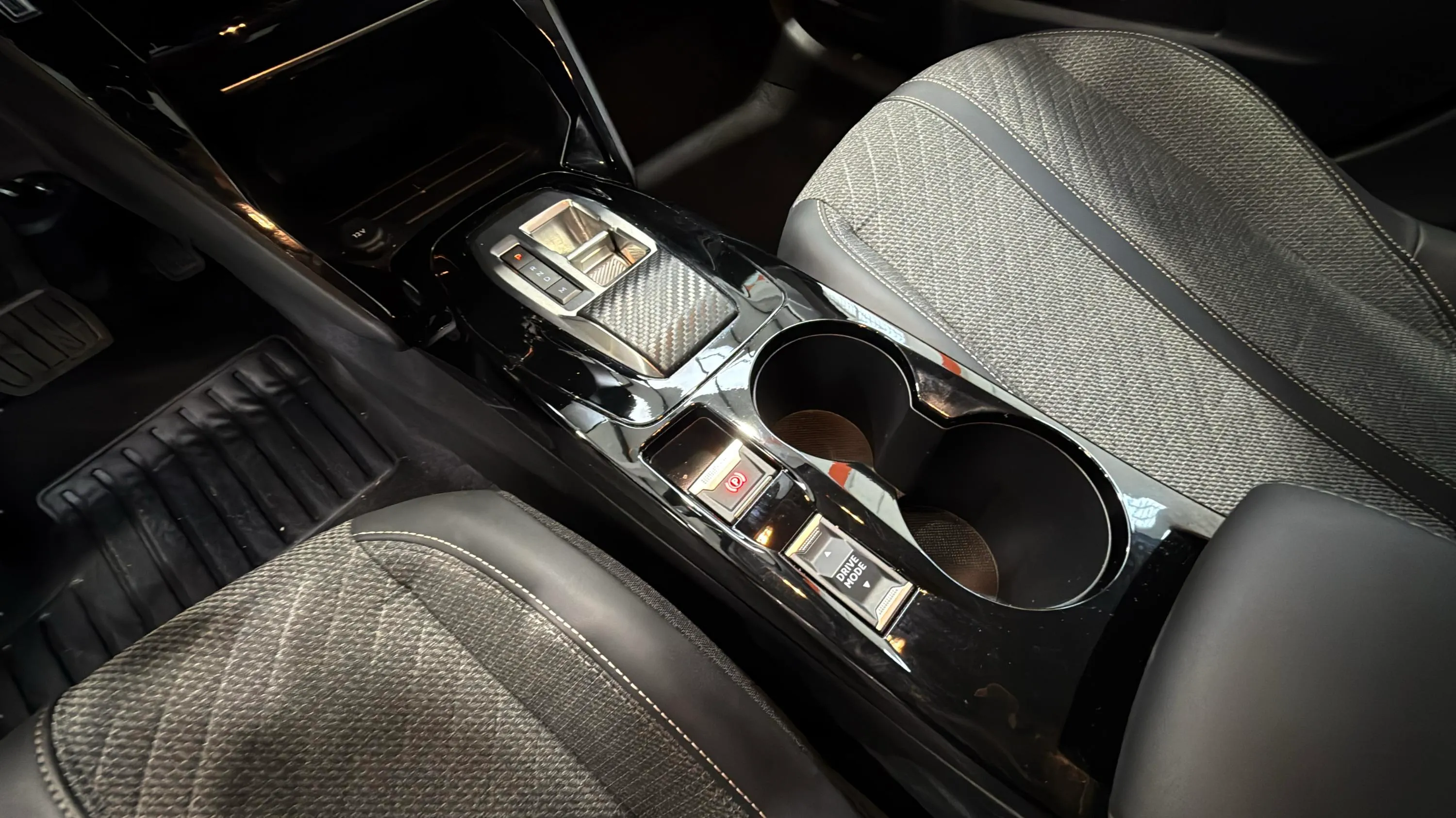 Peugeot 208 Allure Hybrid 110 eDCS6 - foto 25