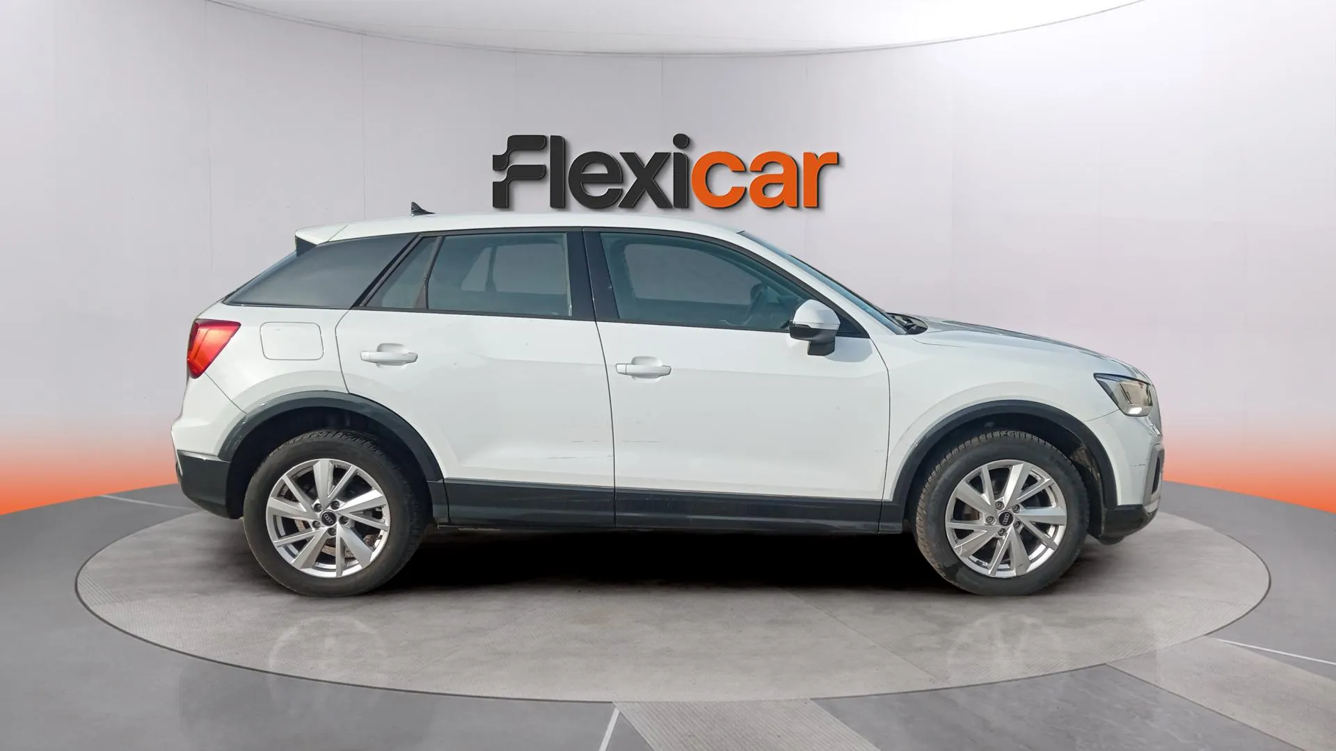 Audi Q2 Advanced 35 TFSI - foto 11