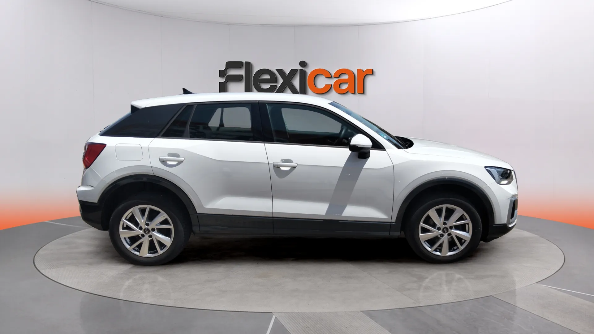 Audi Q2 Advanced 35 TFSI - foto 8
