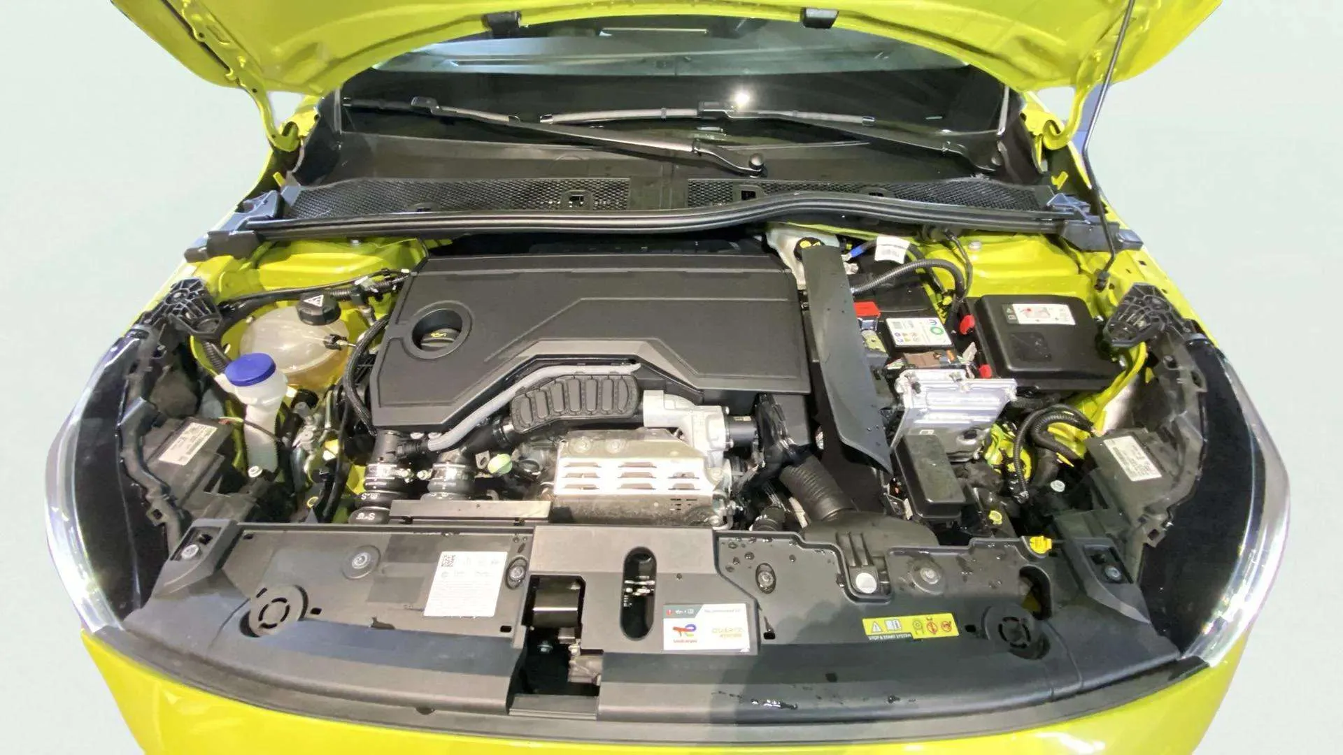 Peugeot 208 Allure Hybrid 110 eDCS6 - foto 19