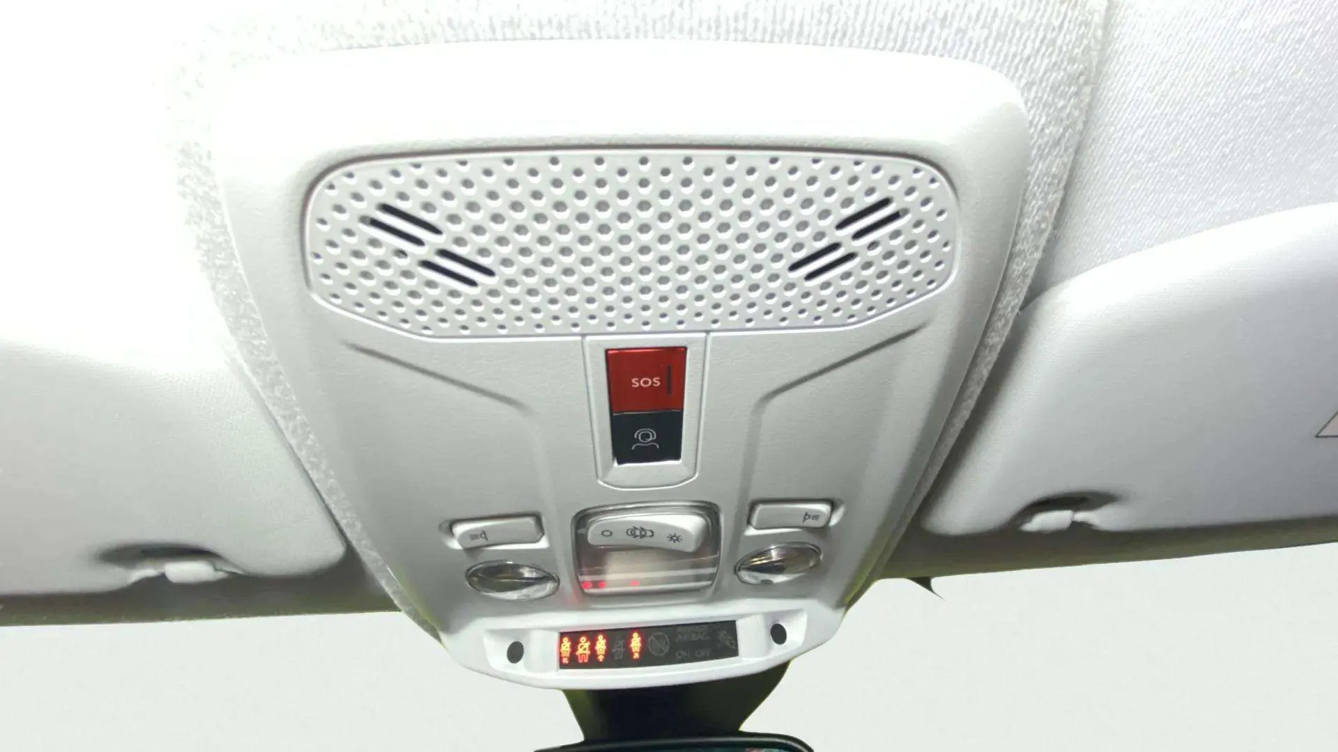Peugeot 208 Allure Hybrid 110 eDCS6 - foto 26