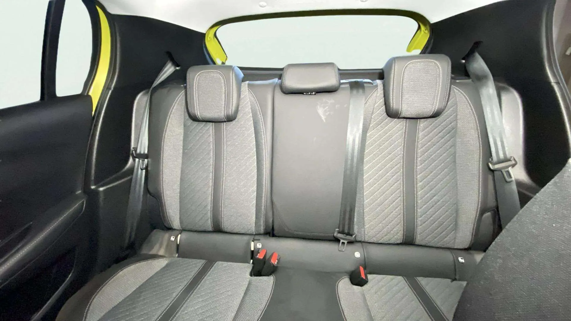 Peugeot 208 Allure Hybrid 110 eDCS6 - foto 17