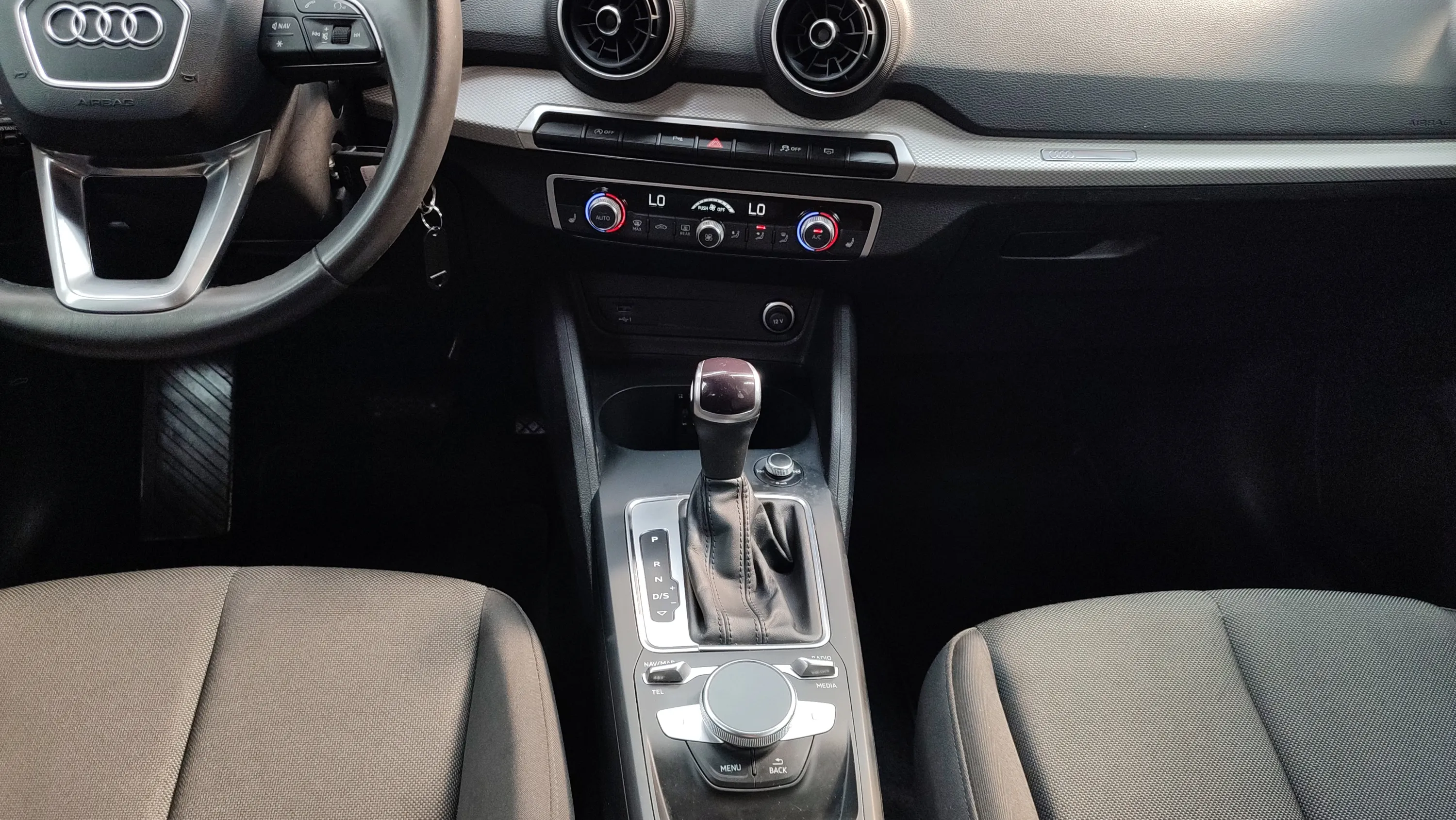 Audi Q2 Adrenalin 35 TFSI S tronic - foto 11
