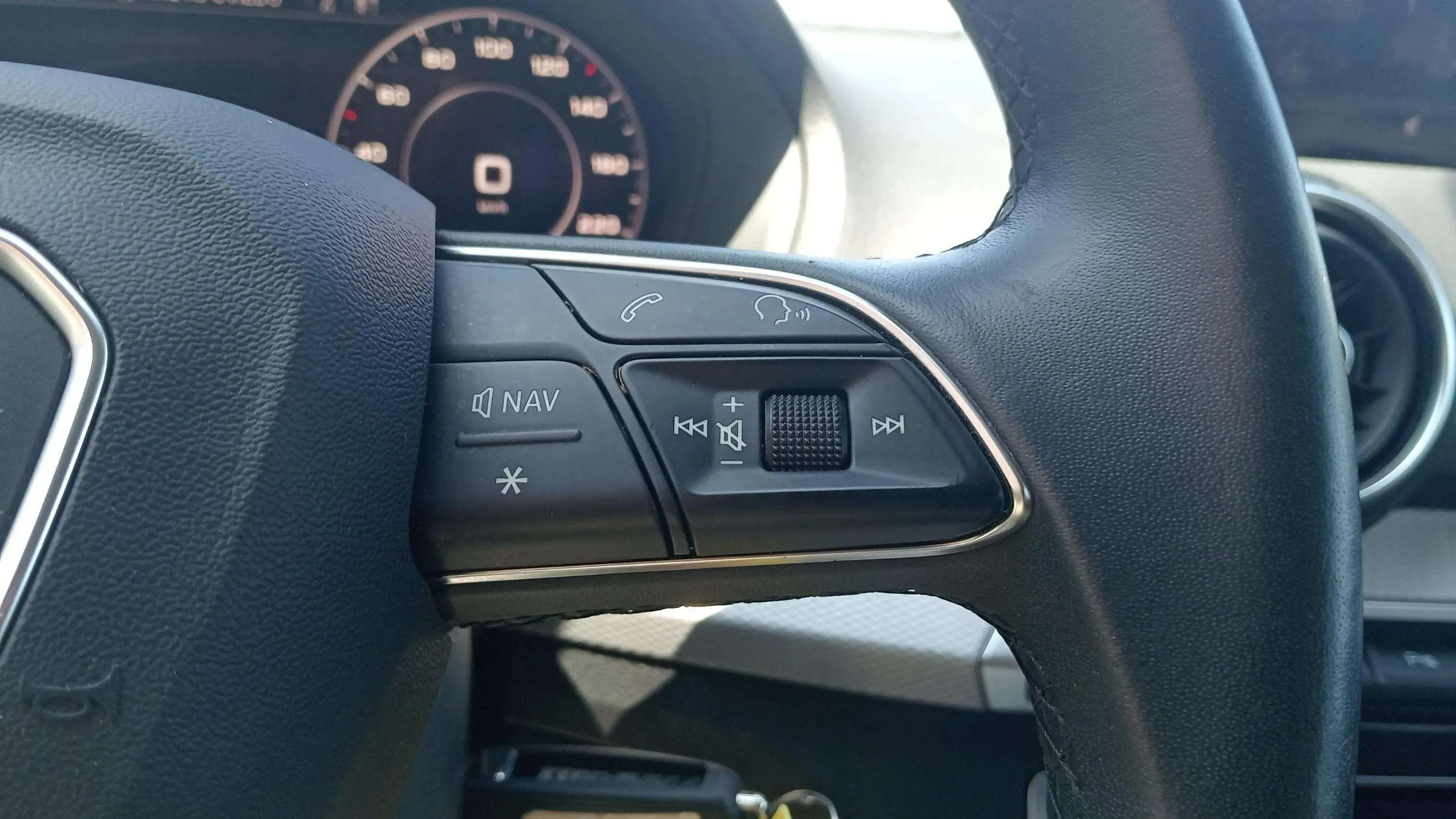 Audi Q2 Adrenalin 35 TFSI S tronic - foto 21