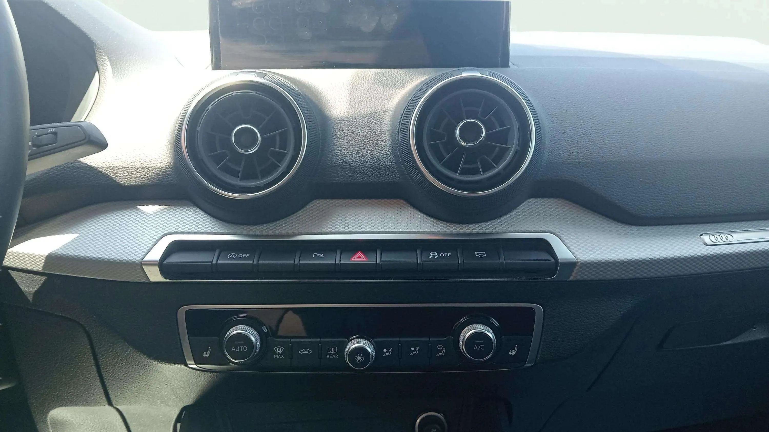 Audi Q2 Adrenalin 35 TFSI S tronic - foto 10