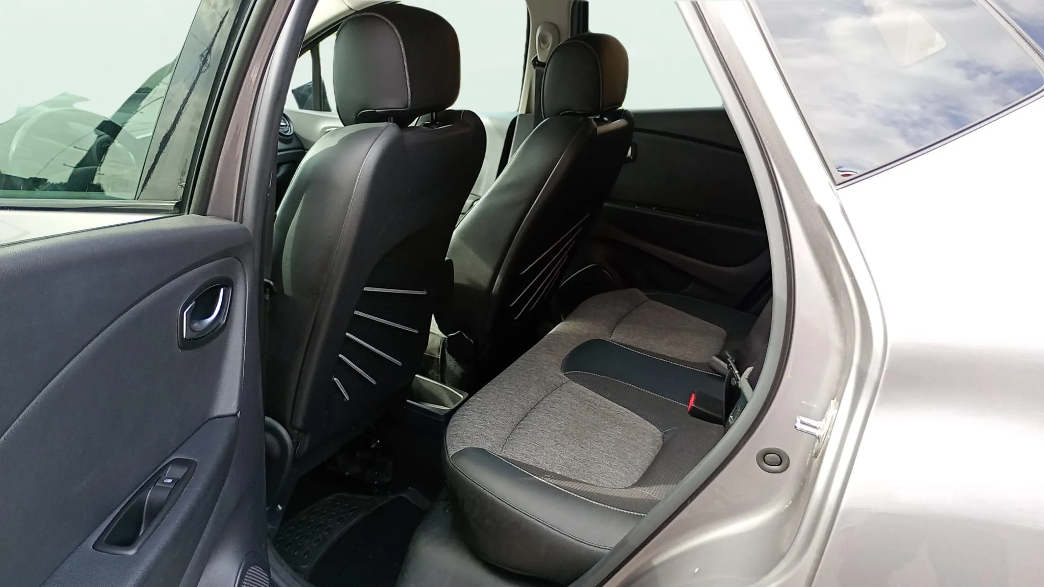 Renault Captur Intens Energy TCe -18 - foto 18
