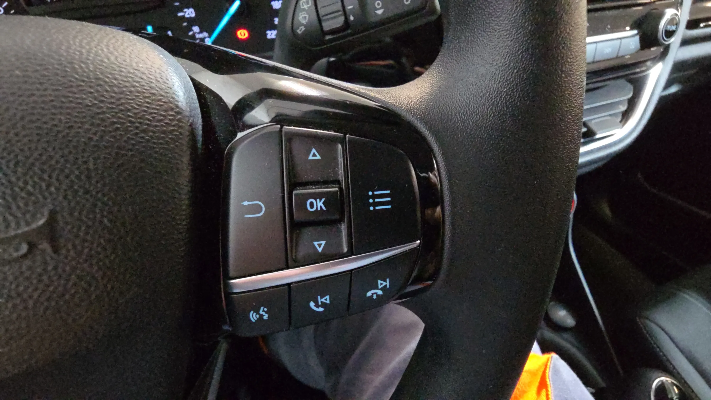 Ford Fiesta 1.0 EcoBoost Active - foto 18