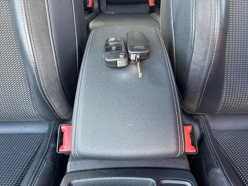 Audi Q3 45 TFSI e 1.4 S tronic Black Line - foto 44