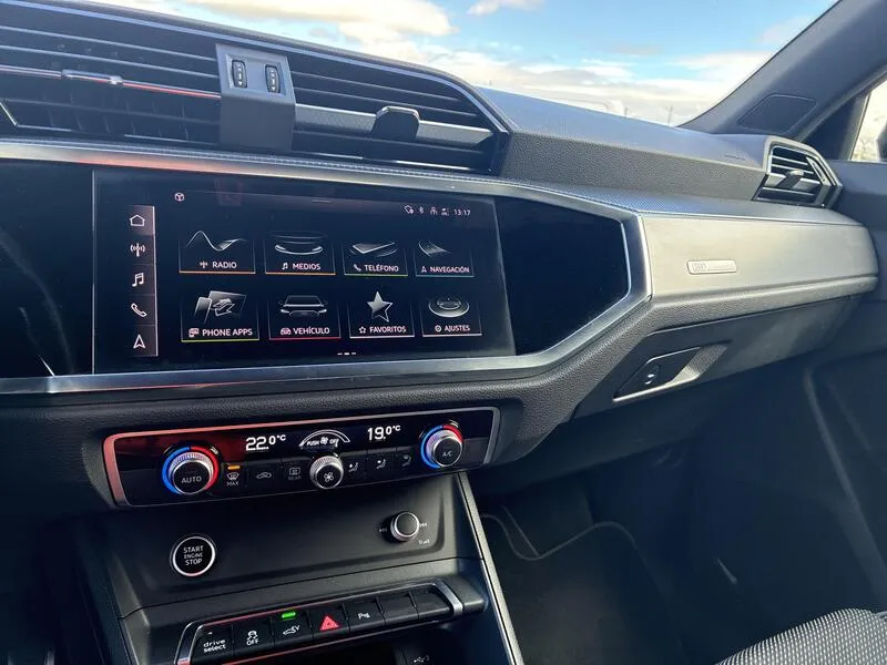 Audi Q3 45 TFSI e 1.4 S tronic Black Line - foto 39