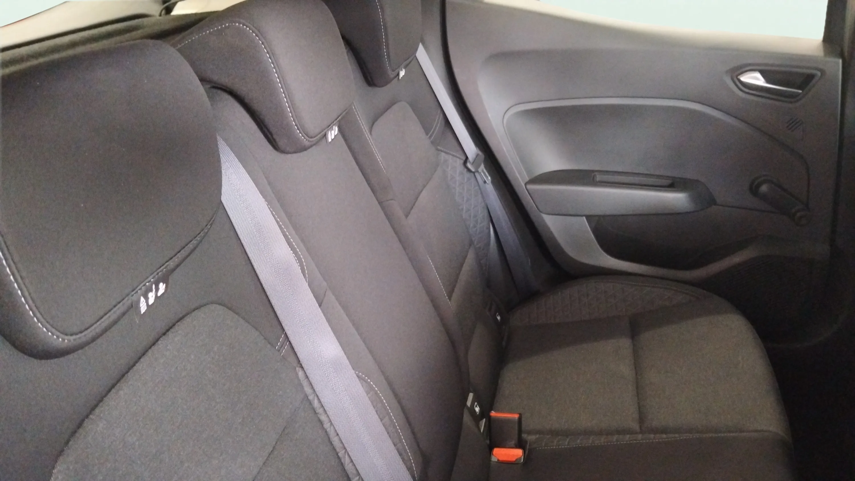 Renault Clio Intens TCe - foto 9