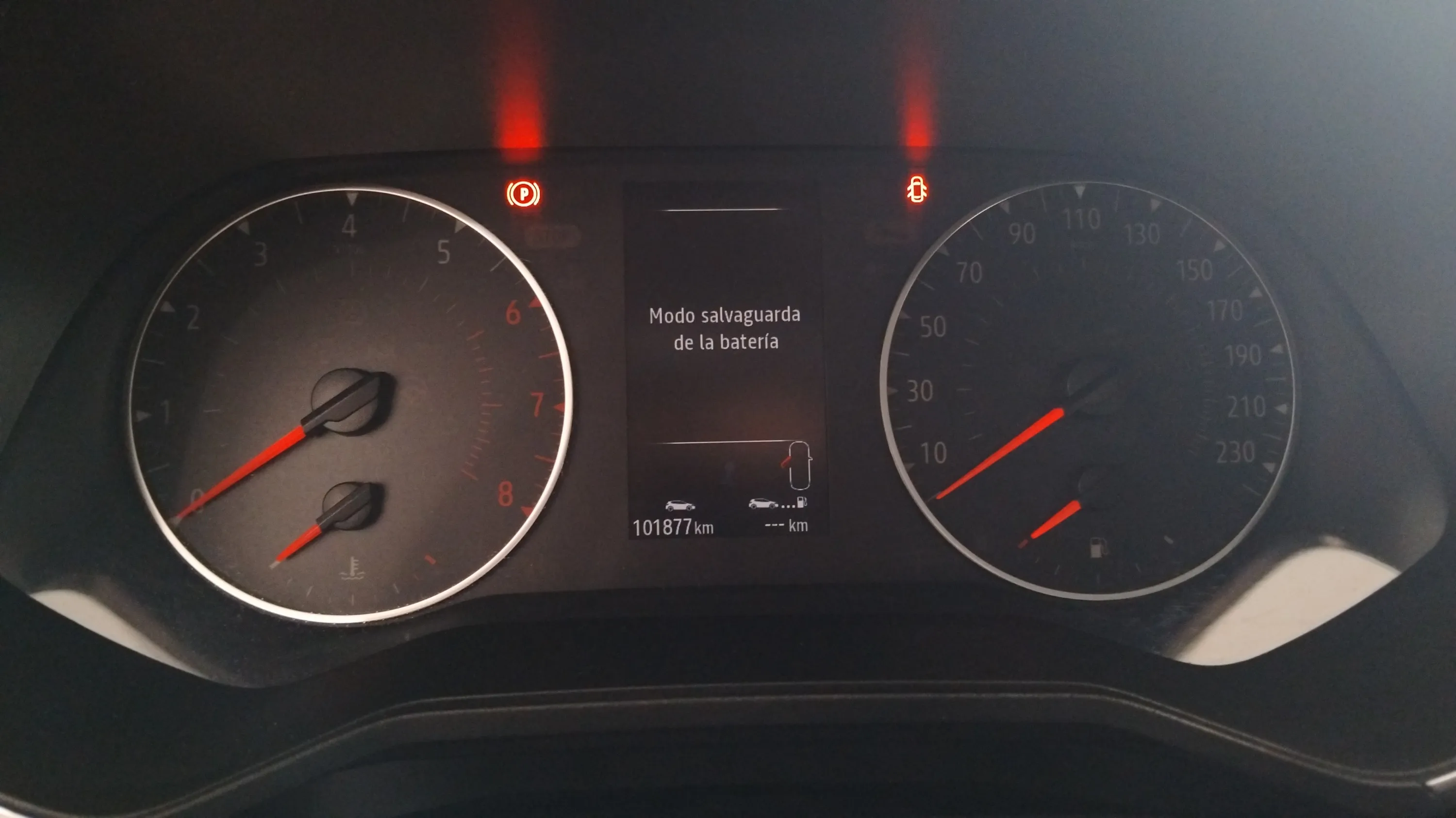Renault Clio Intens TCe - foto 14