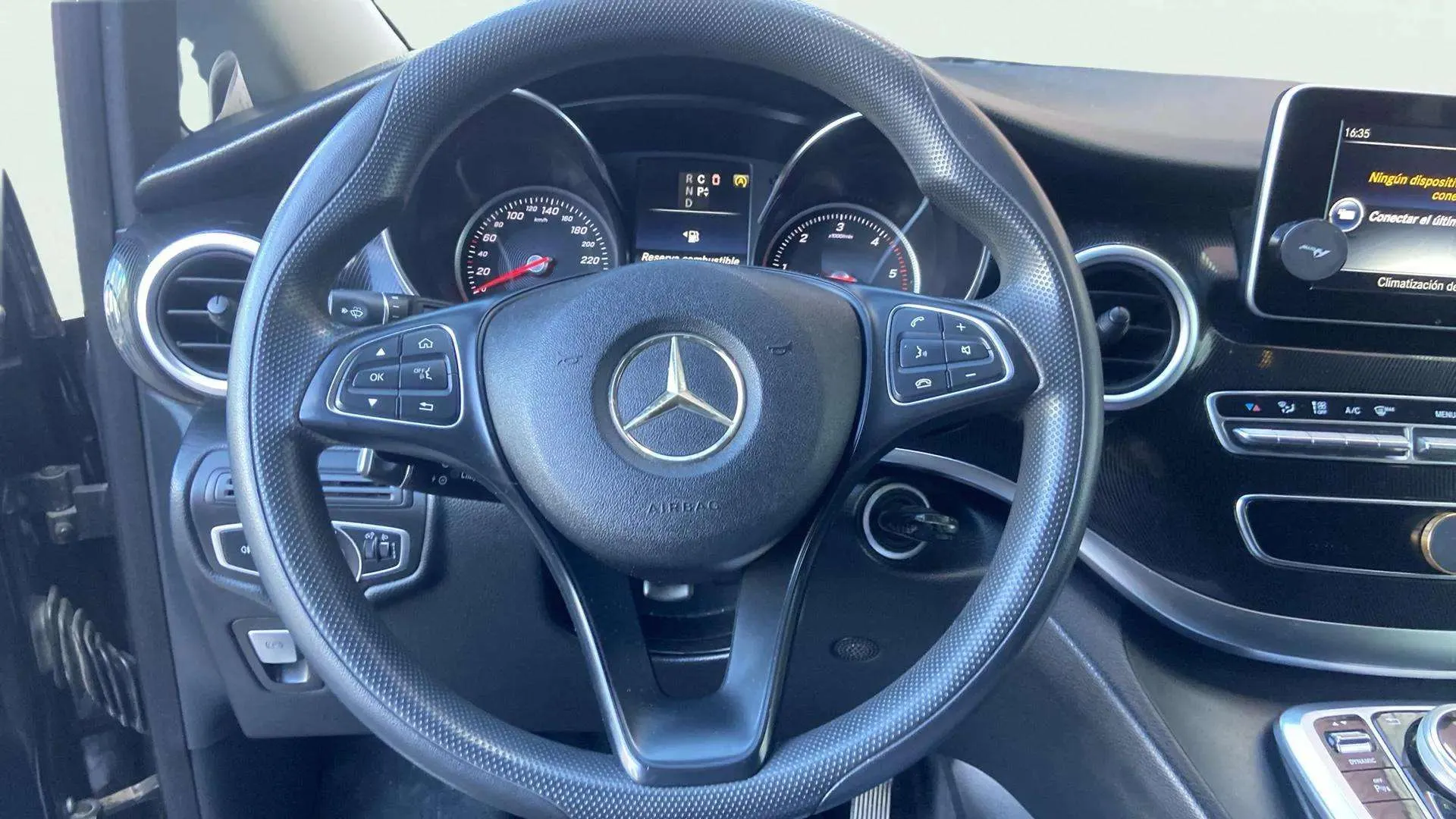 Mercedes-Benz Clase V 220 d Avantgarde Compacto - foto 11