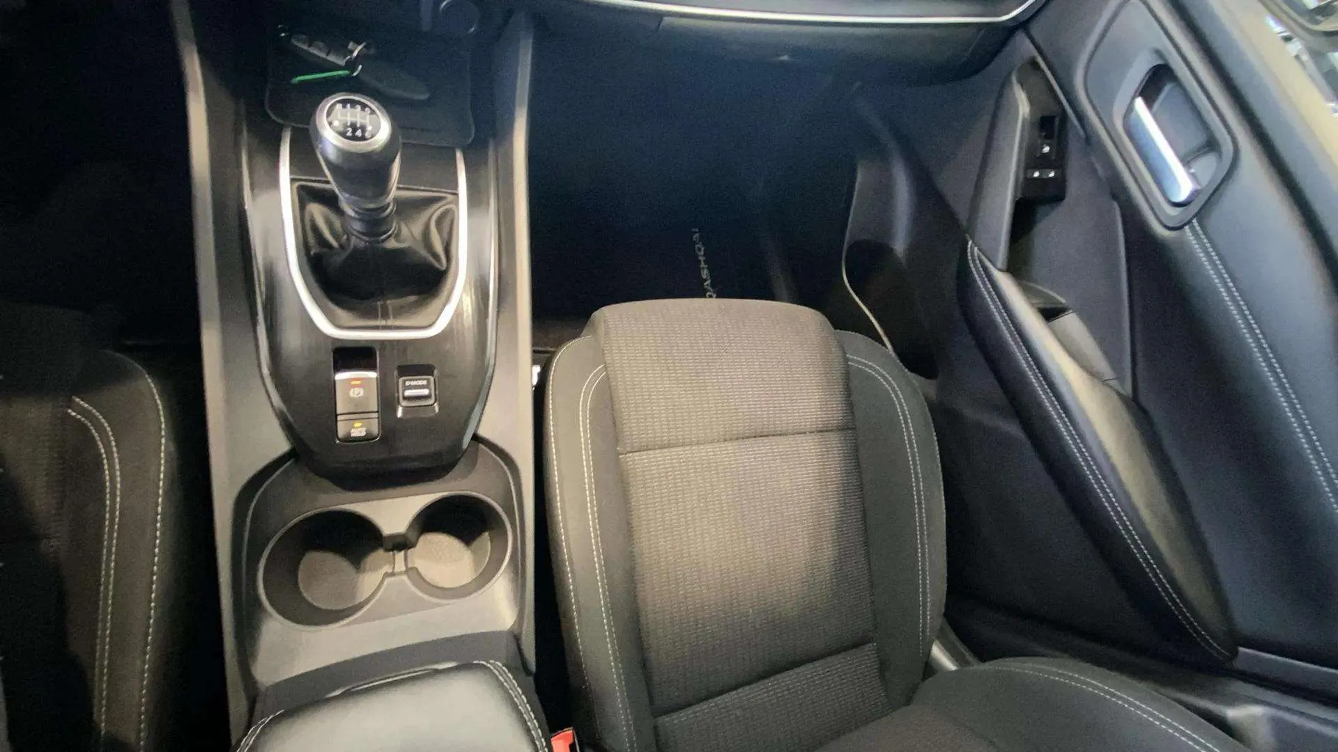 Nissan Qashqai DIG-T mHEV 4x2 Acenta - foto 29