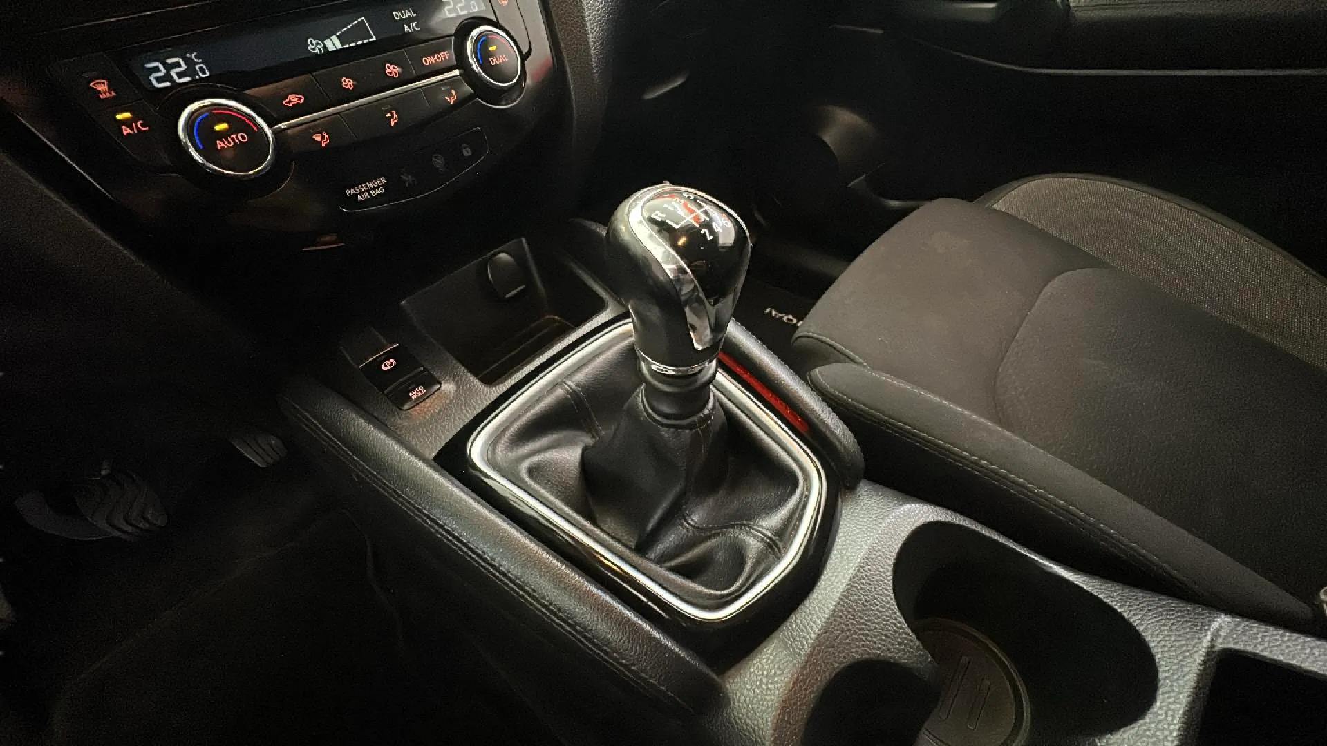 Nissan Qashqai dCi N-Connecta - foto 19