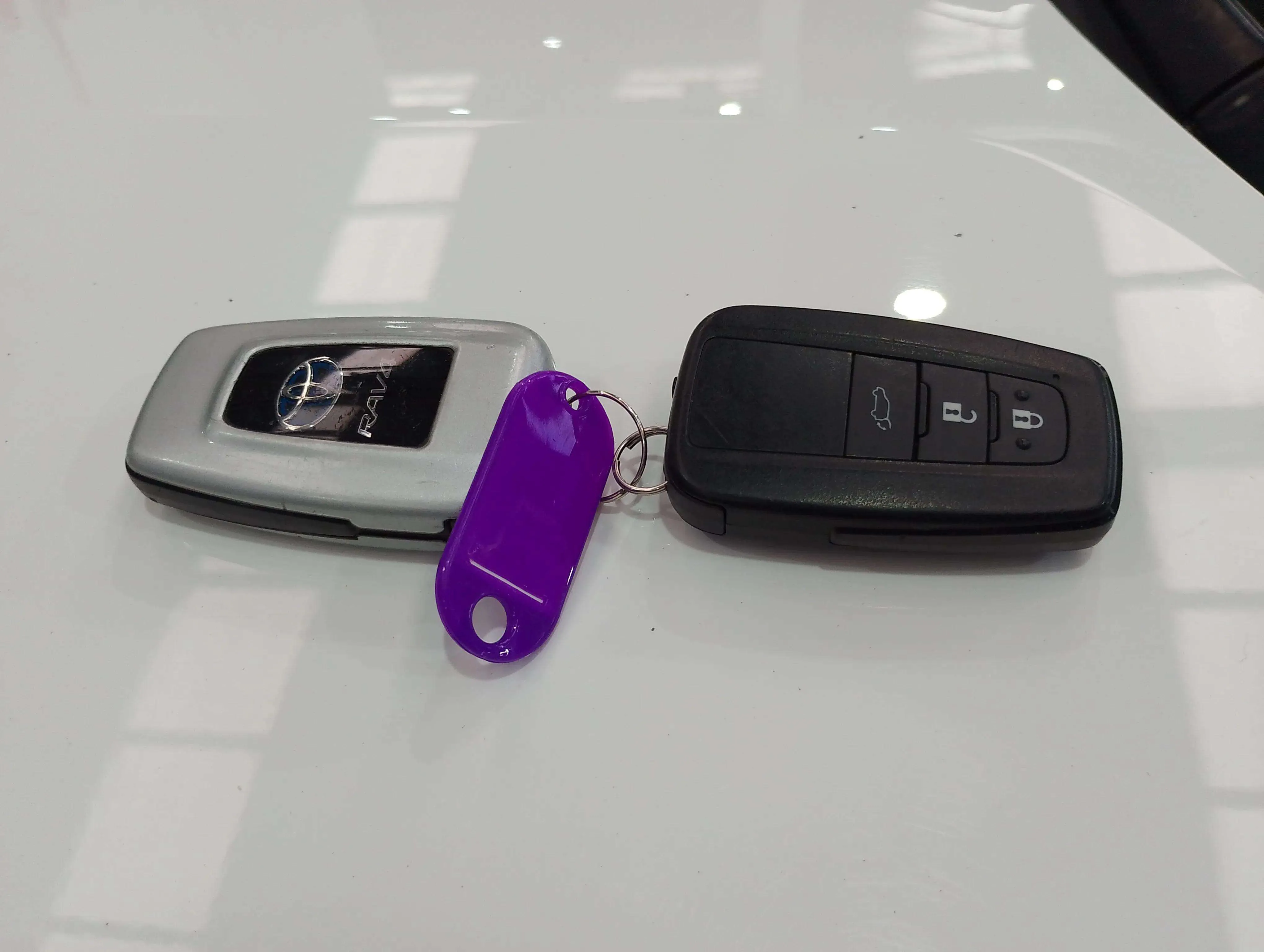 Toyota RAV4 2.5l 220H Advance Plus - foto 31