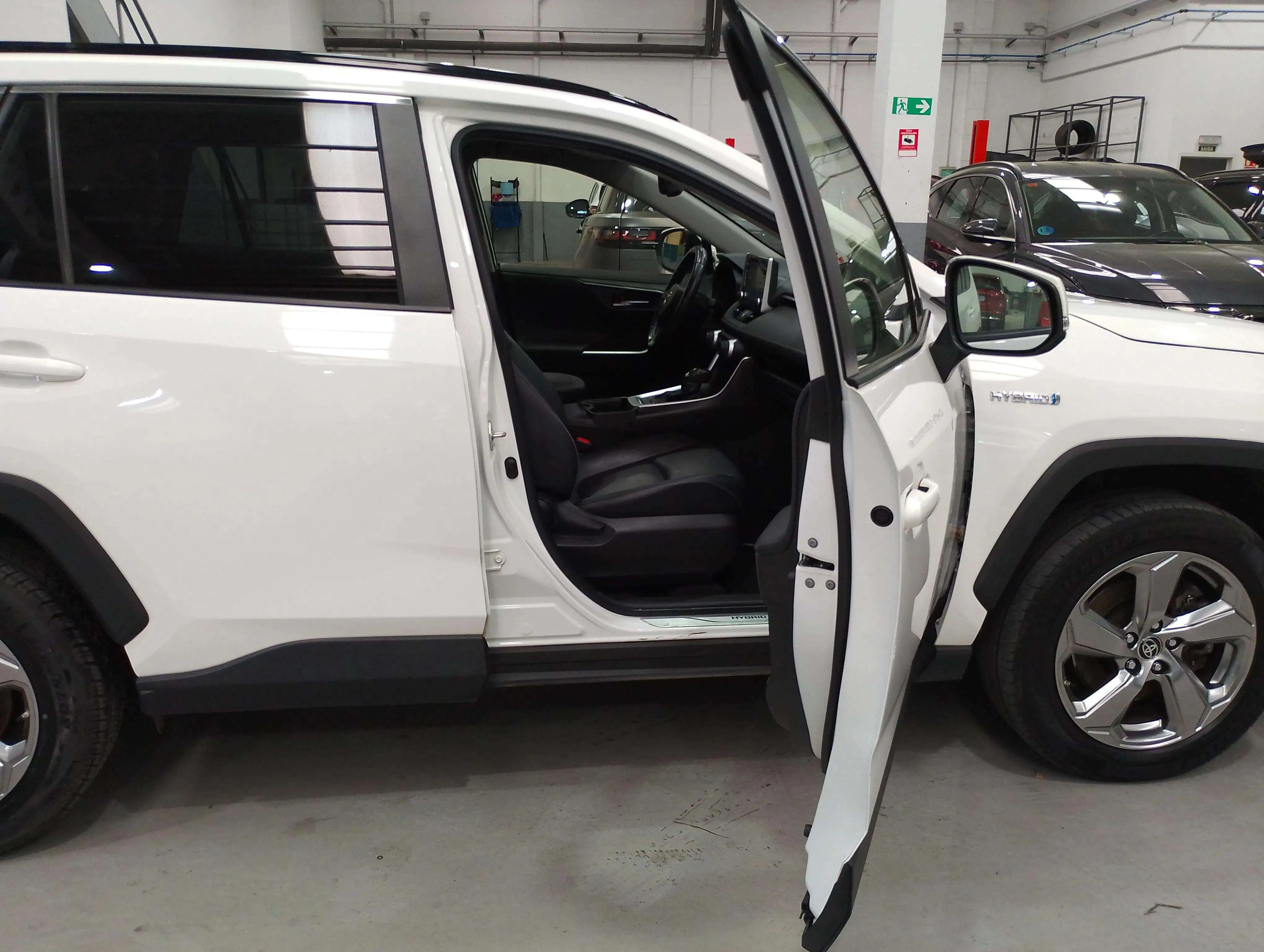 Toyota RAV4 2.5l 220H Advance Plus - foto 14