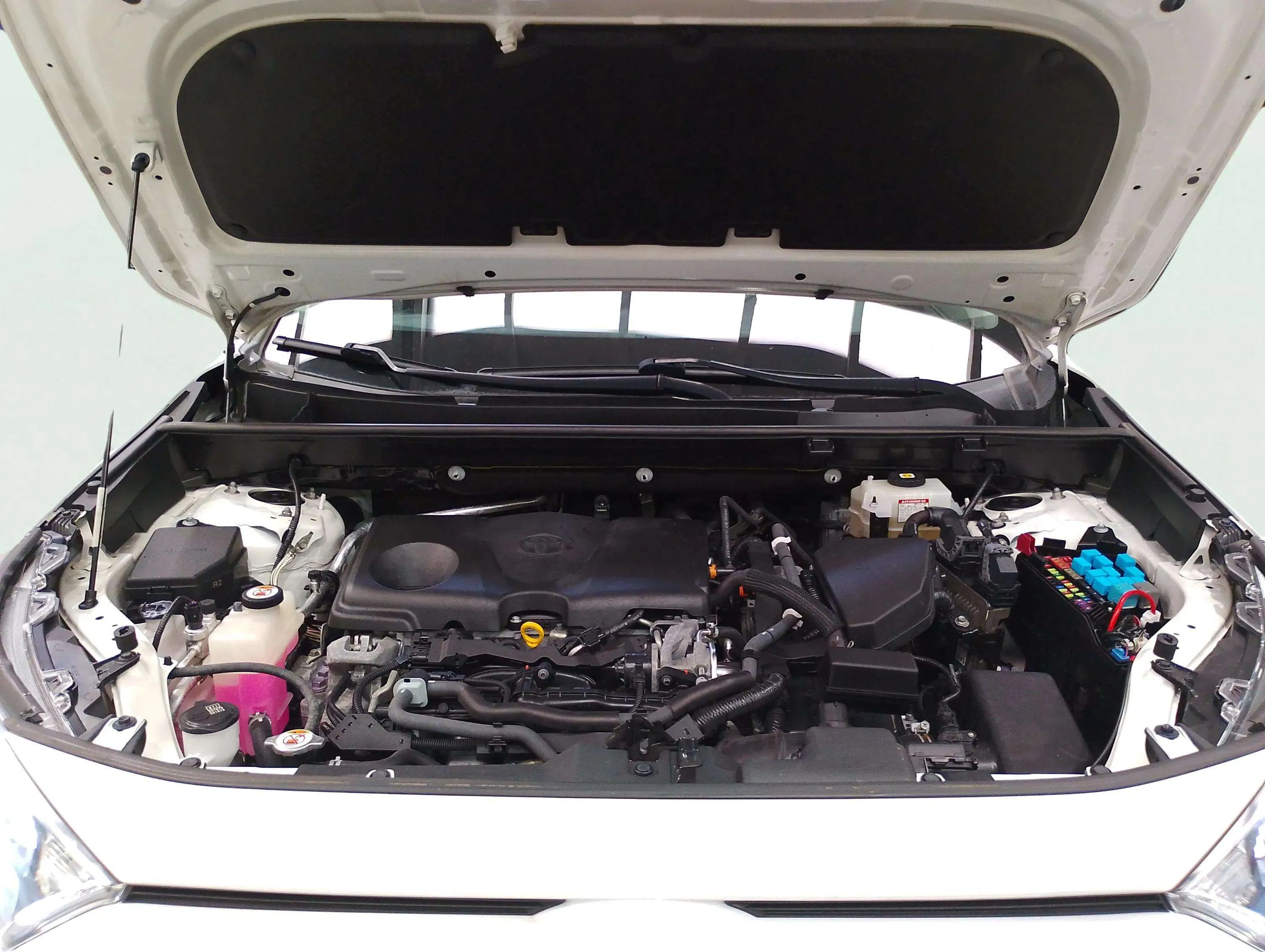 Toyota RAV4 2.5l 220H Advance Plus - foto 29