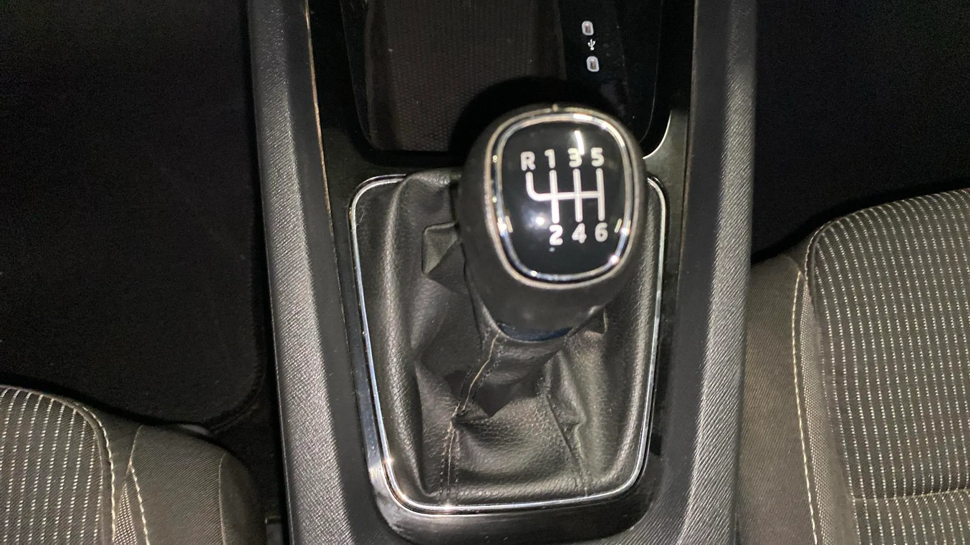 Škoda Octavia 2.0 TDI Ambition - foto 27