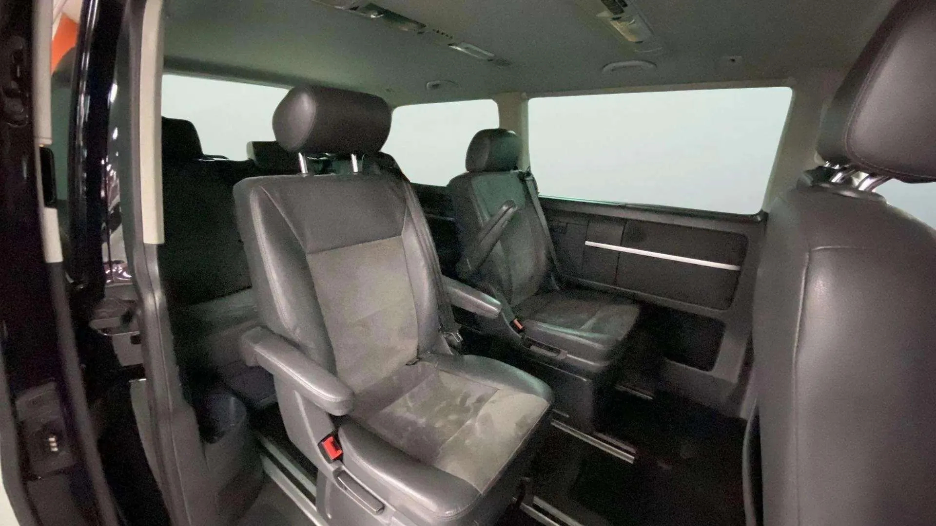 Volkswagen Multivan 2.0 TDI 180 DSG 4m Highline Edition BMT - foto 16