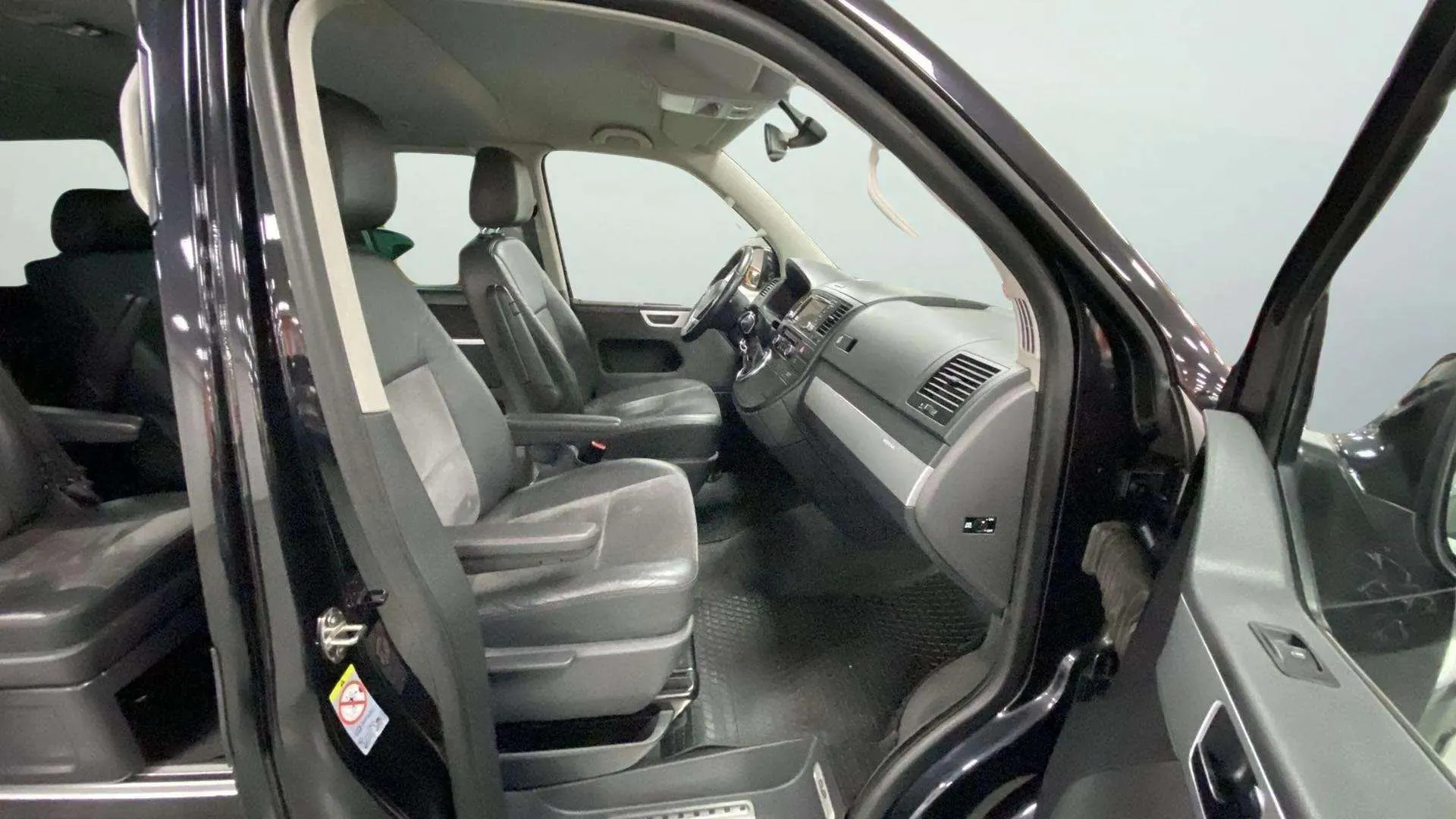 Volkswagen Multivan 2.0 TDI 180 DSG 4m Highline Edition BMT - foto 12