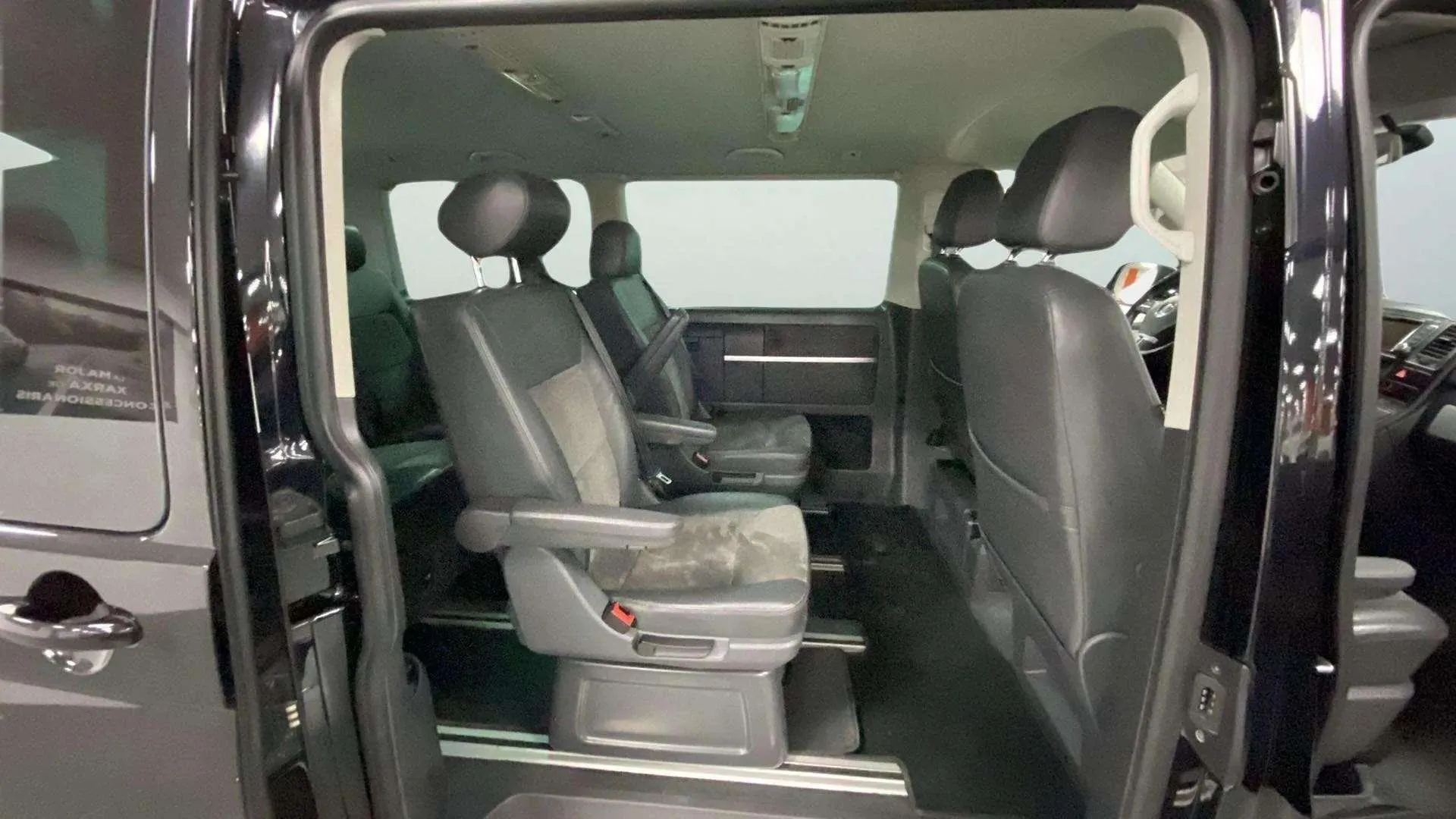 Volkswagen Multivan 2.0 TDI 180 DSG 4m Highline Edition BMT - foto 10