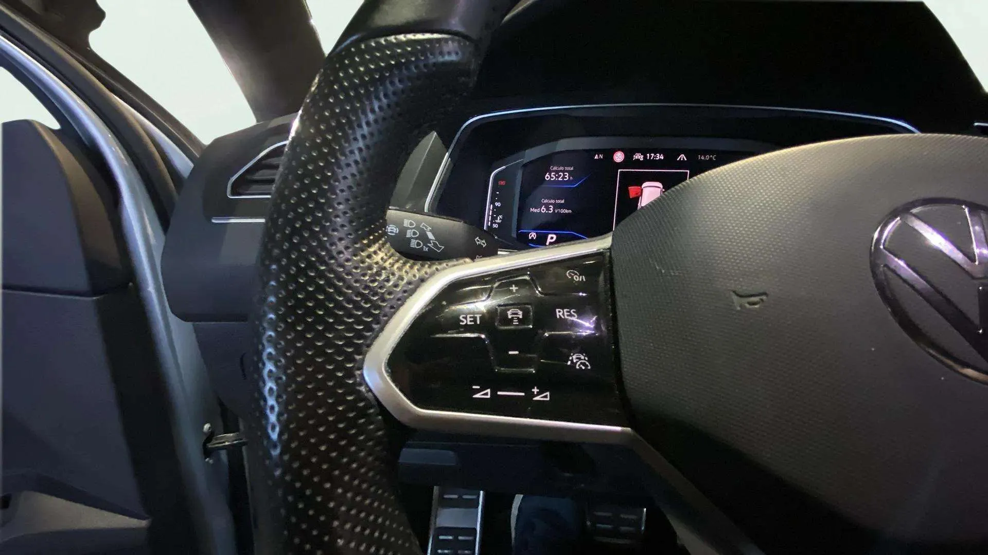 Volkswagen Tiguan R-Line 2.0 TDI DSG - foto 19