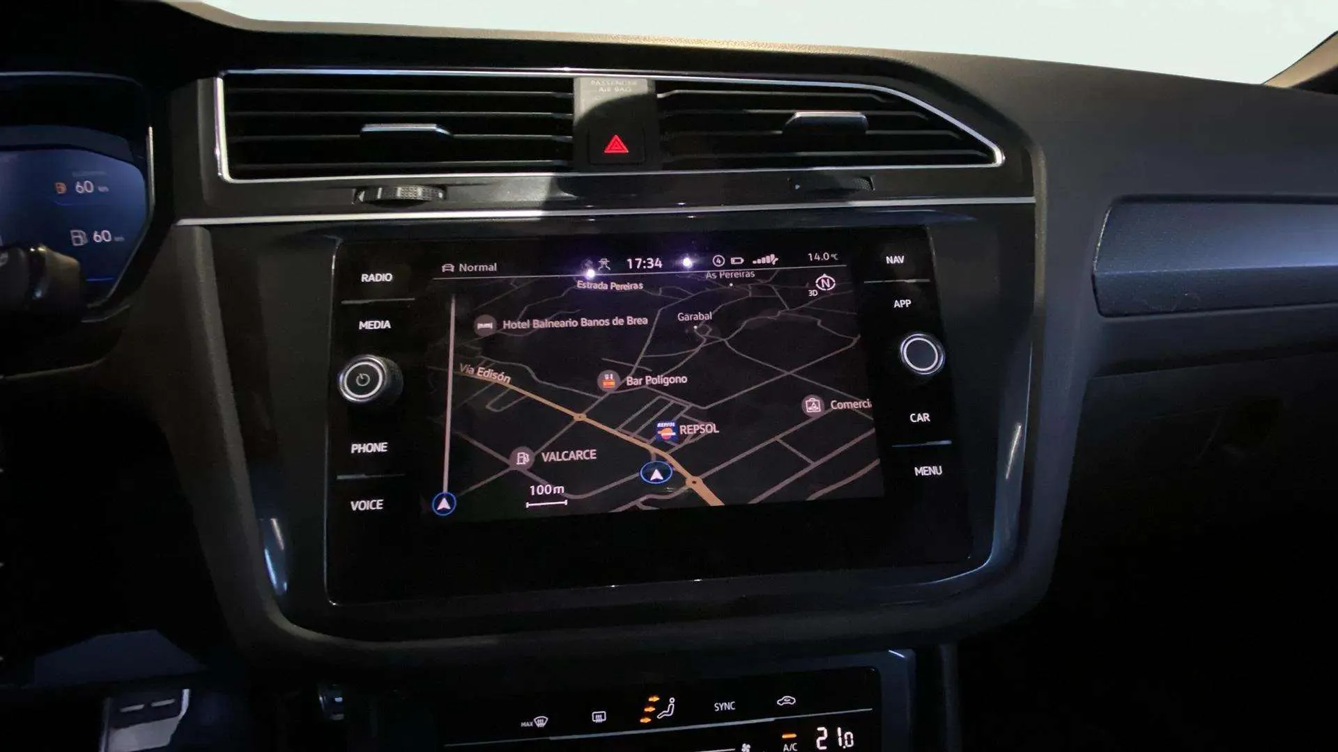 Volkswagen Tiguan R-Line 2.0 TDI DSG - foto 32