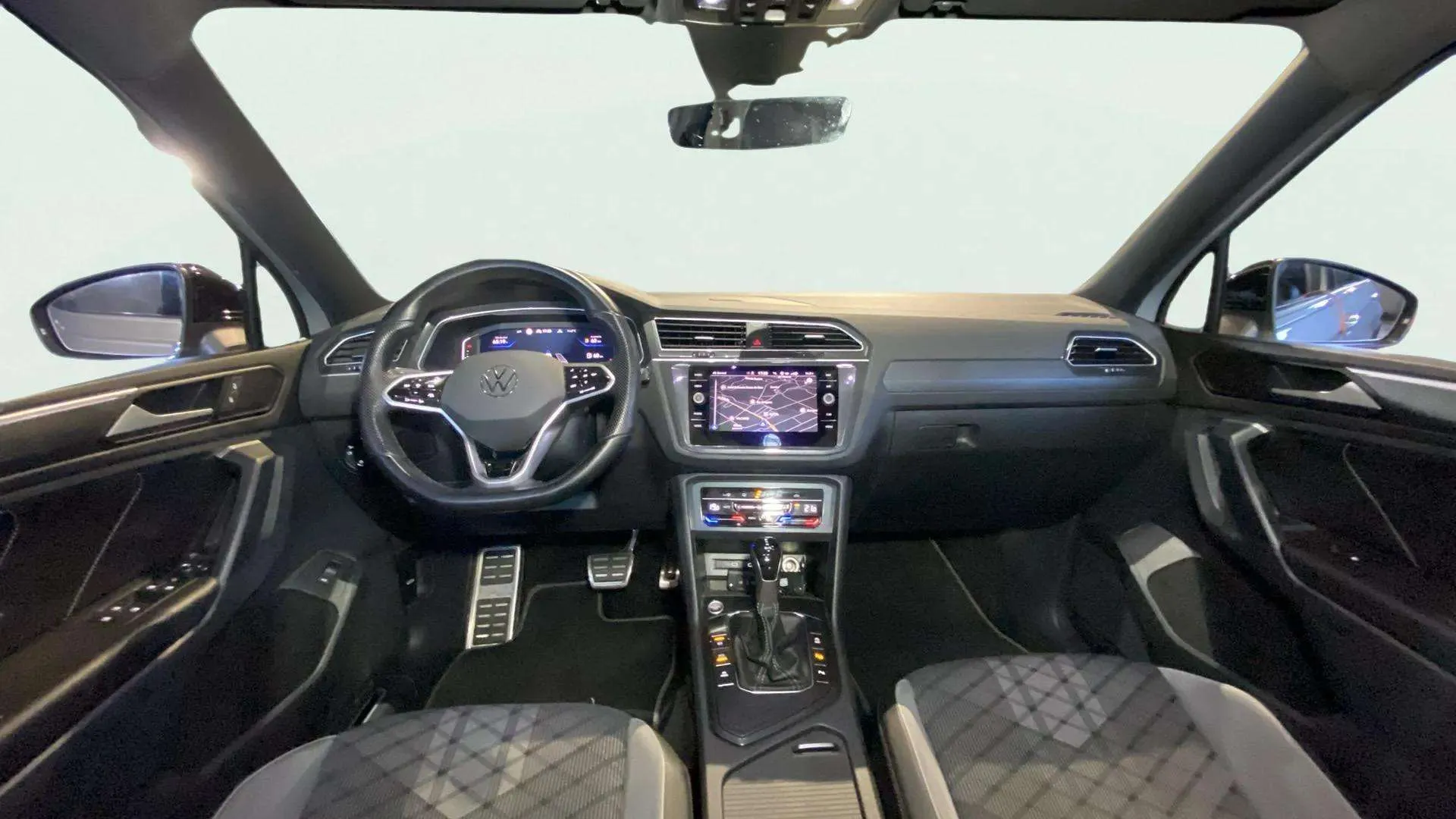 Volkswagen Tiguan R-Line 2.0 TDI DSG - foto 12