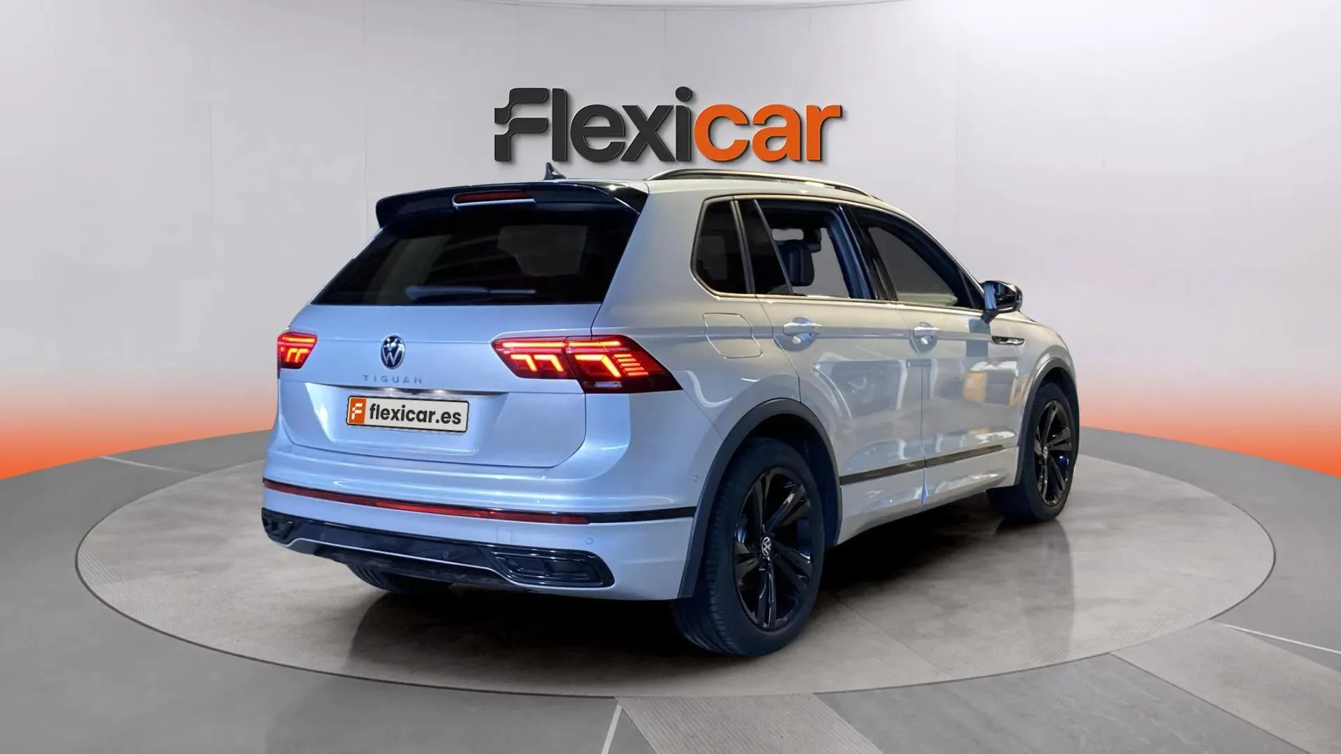 Volkswagen Tiguan R-Line 2.0 TDI DSG - foto 6