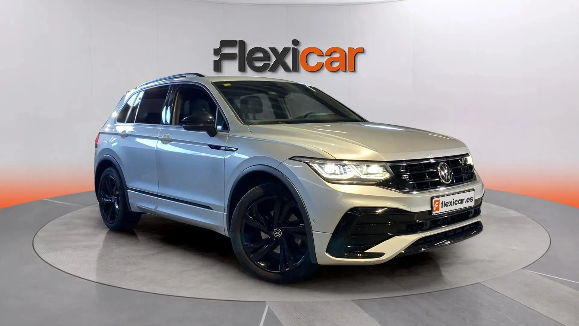 Volkswagen Tiguan R-Line 2.0 TDI DSG - foto 8