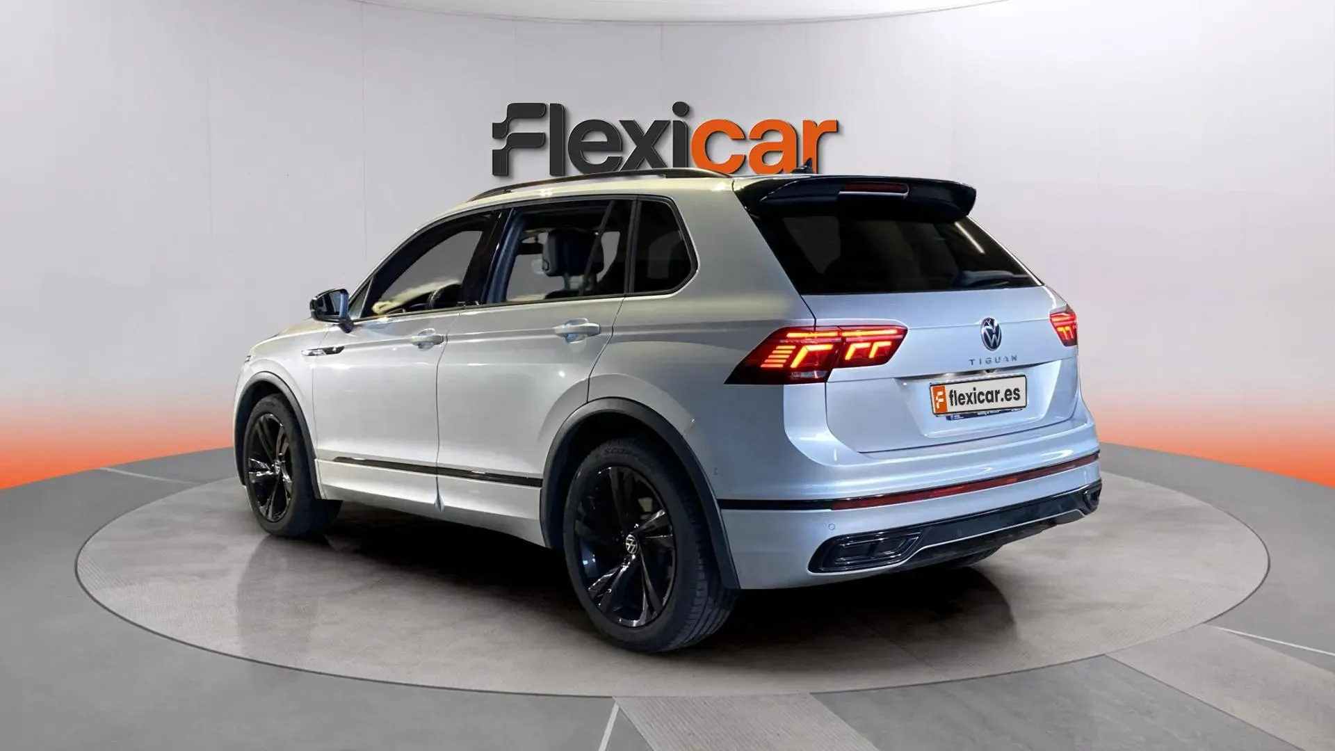Volkswagen Tiguan R-Line 2.0 TDI DSG - foto 4