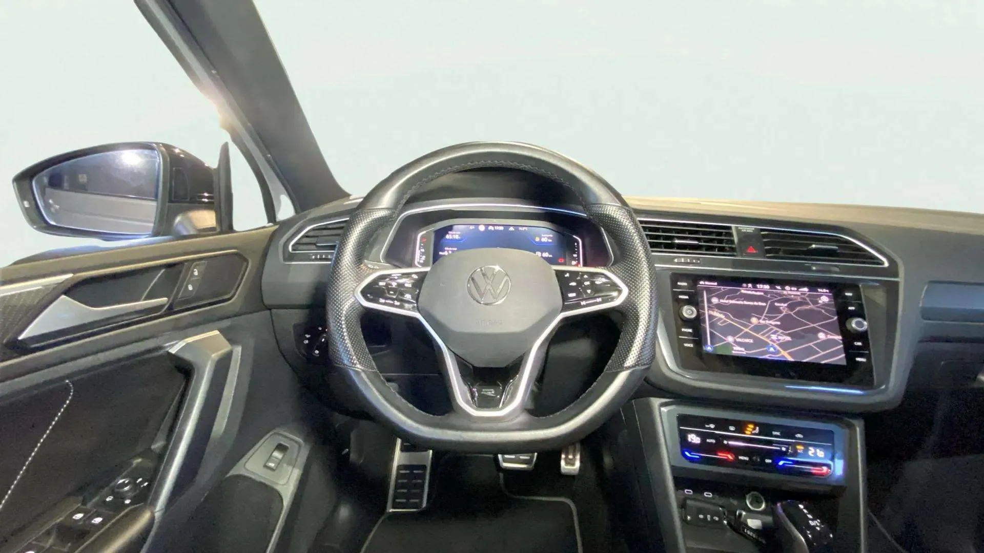 Volkswagen Tiguan R-Line 2.0 TDI DSG - foto 14