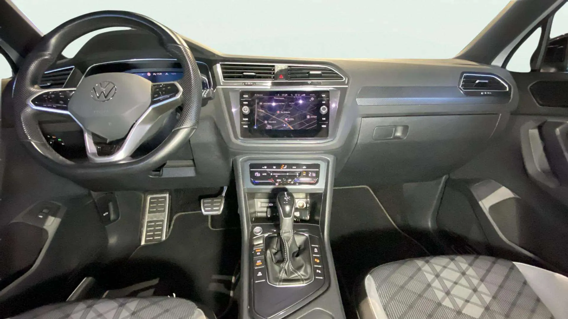 Volkswagen Tiguan R-Line 2.0 TDI DSG - foto 13