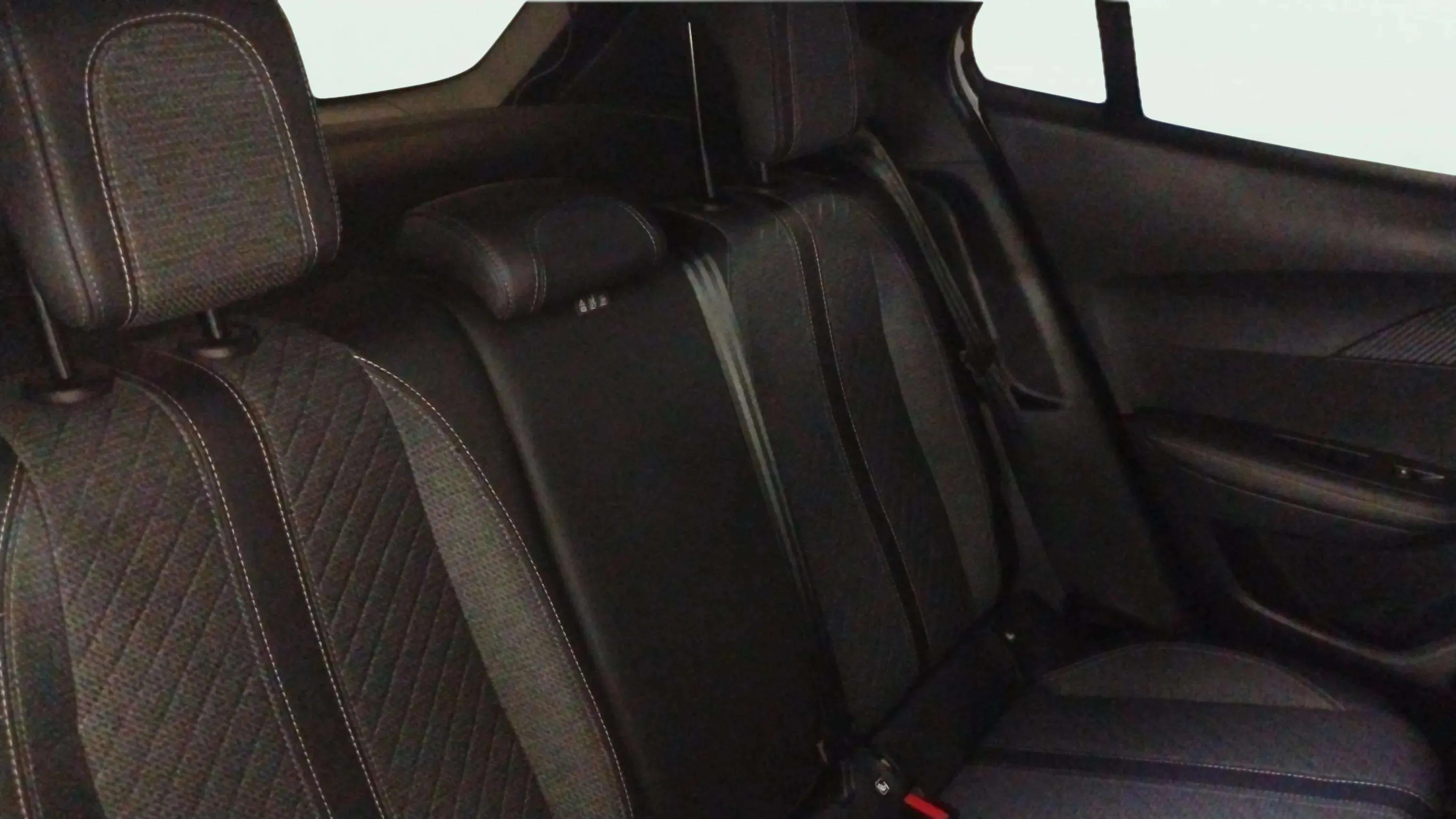Peugeot 2008 Allure PureTech 100 - foto 17